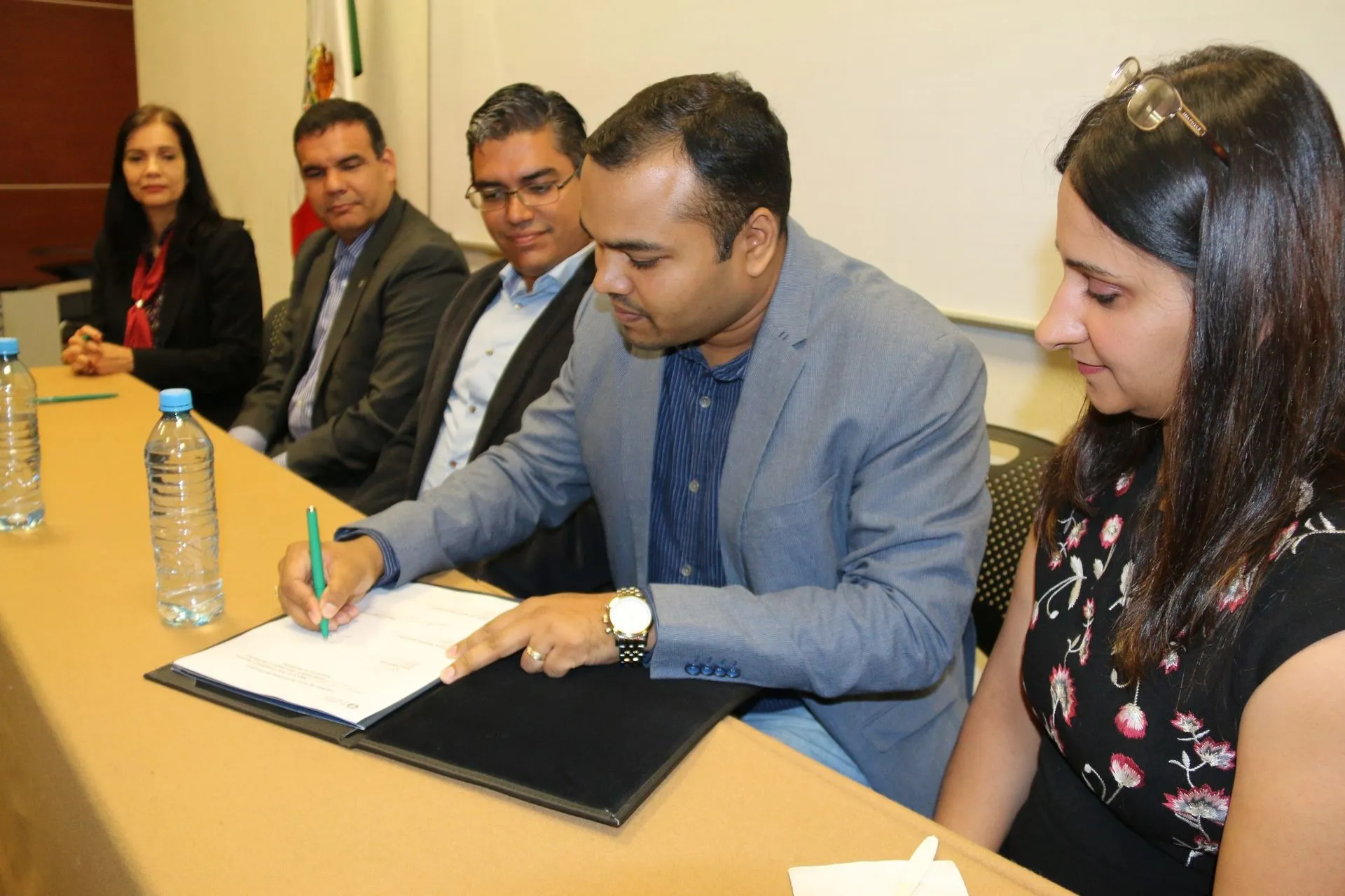 Firma de convenio Tata y Tec de Monterrey