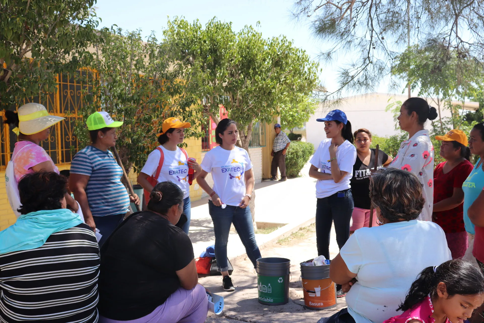 Cumplen EXATEC con su misión en Tejabán de la Rosita