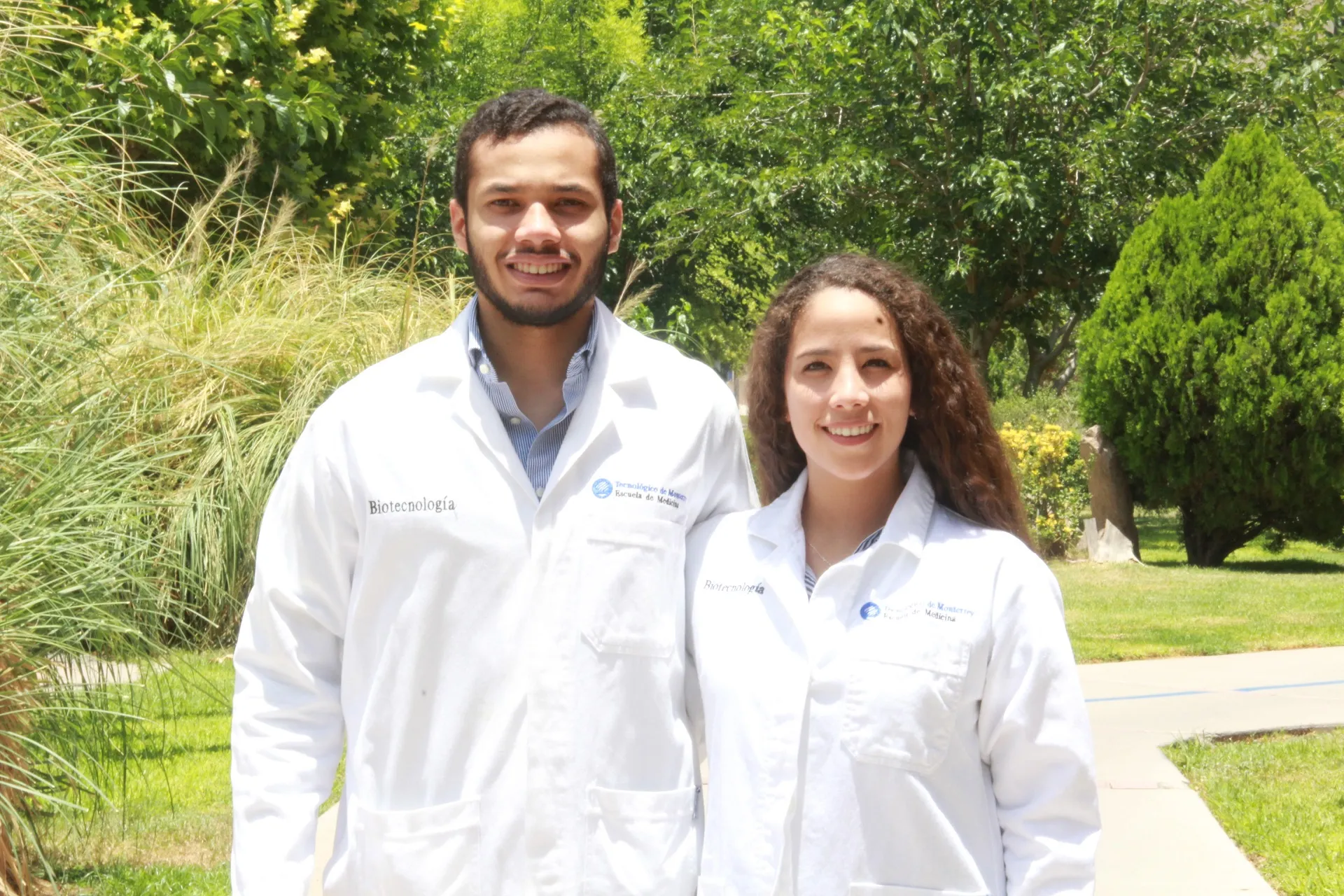 Ricardo Valles  y Sofía Cabrera