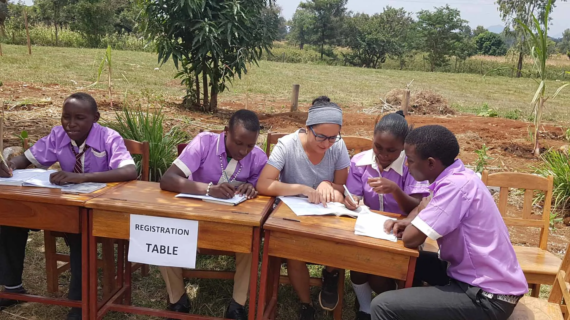 Deja huella su labor social en África