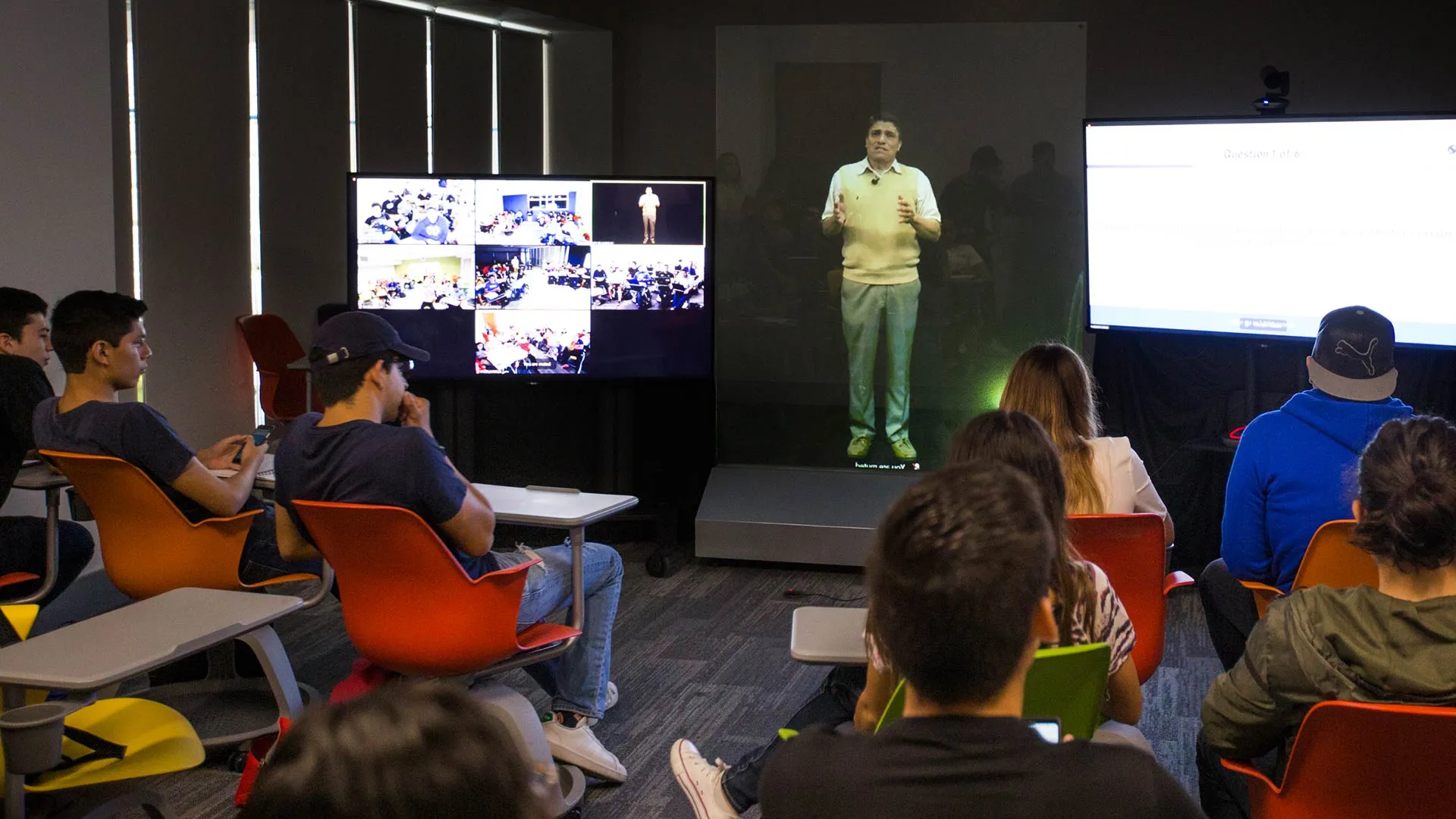 holograma en clase del Tec de Monterrey