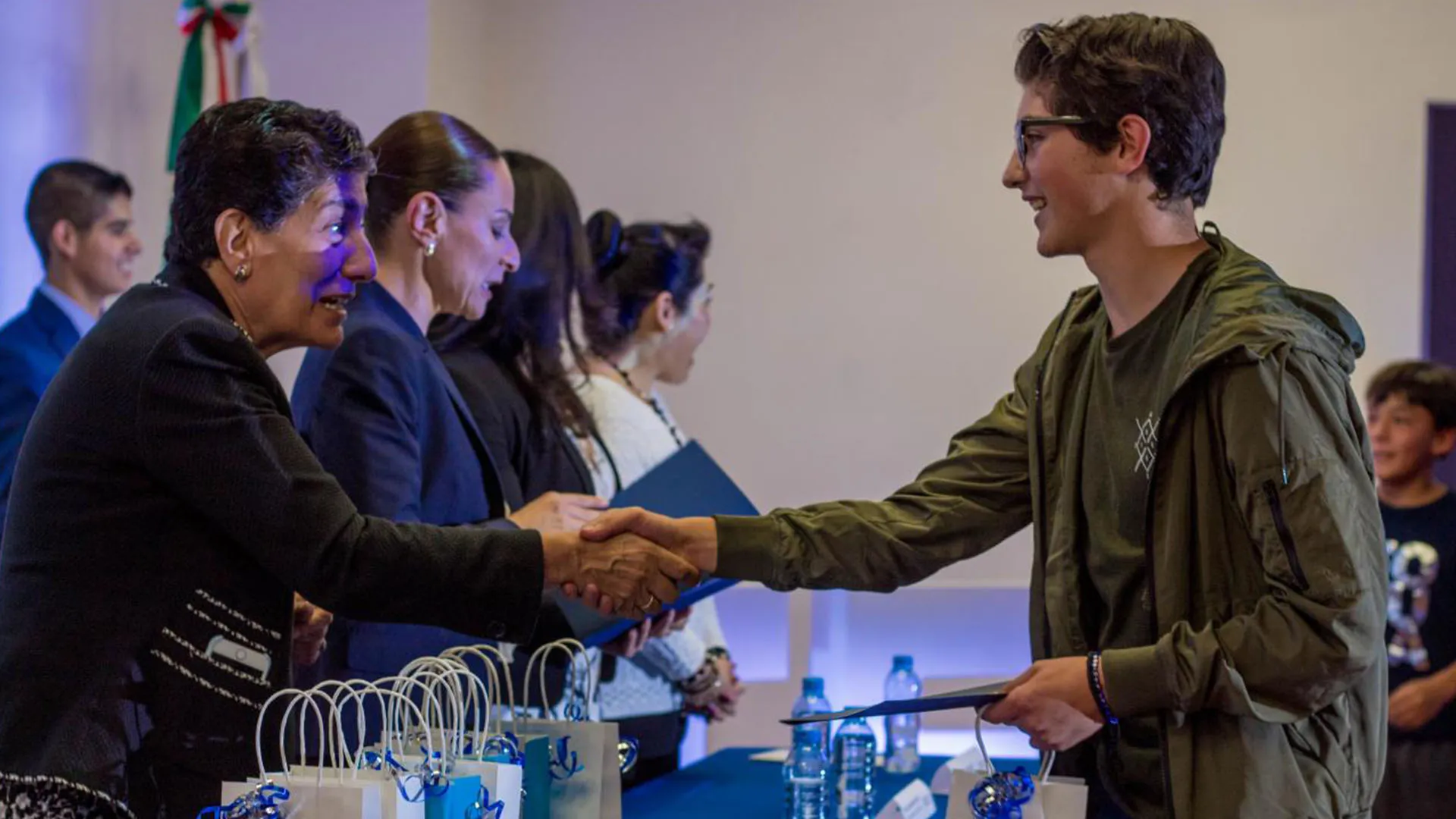 El Tecnológico de Monterrey reconoció el talento y dedicación de los jóvenes de la zona de Metepec y Toluca cuyo promedio es igual o mayor a 90. 