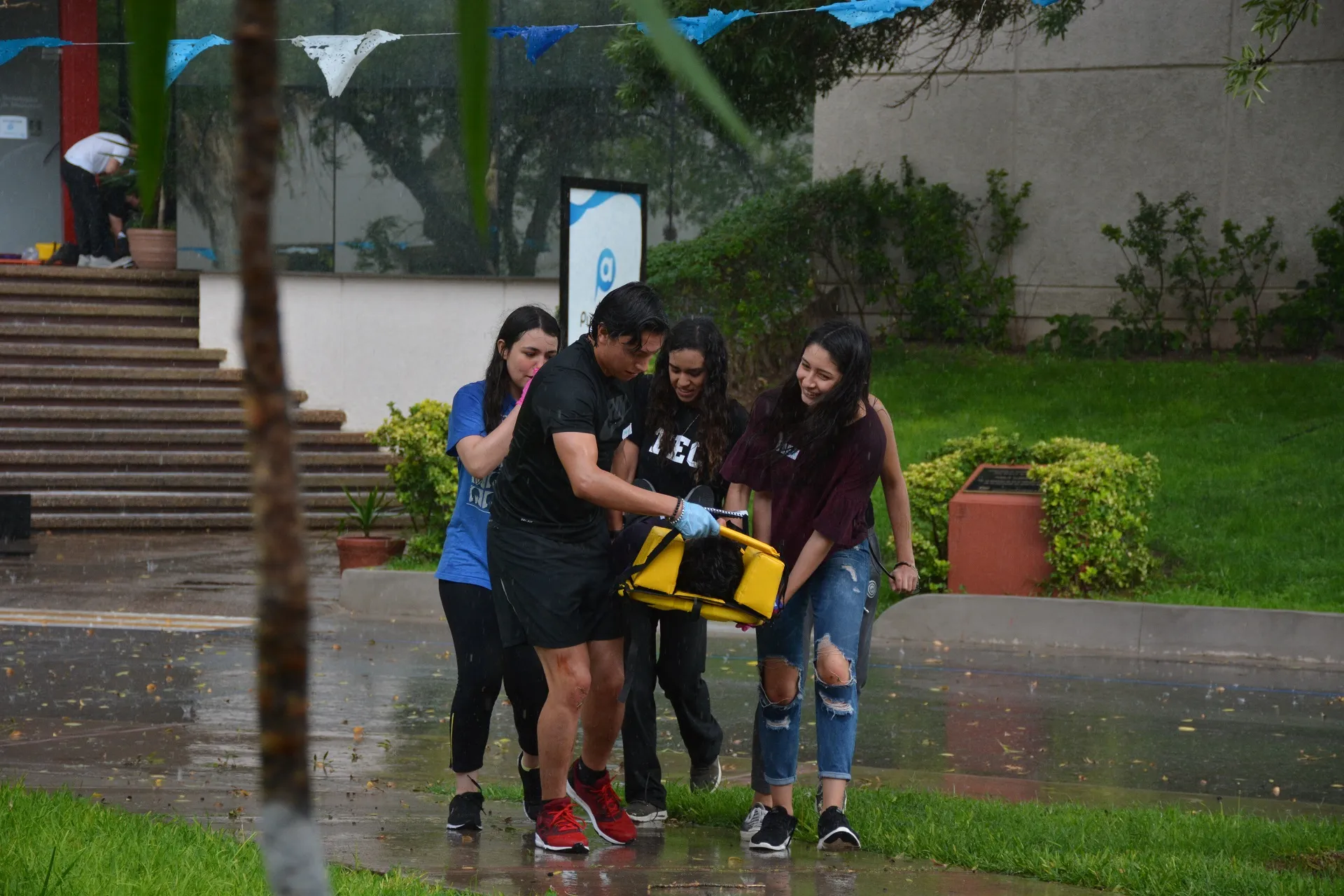 alumnos en la práctica final