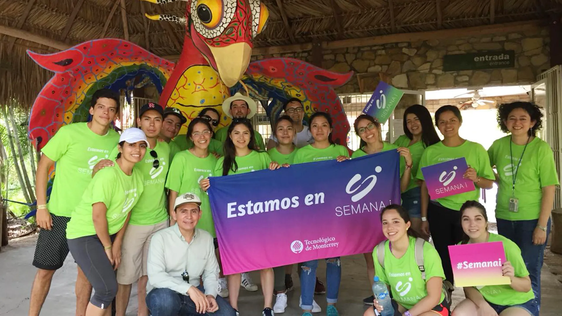 Alumnos en el centro ecoturistico Aluxhes
