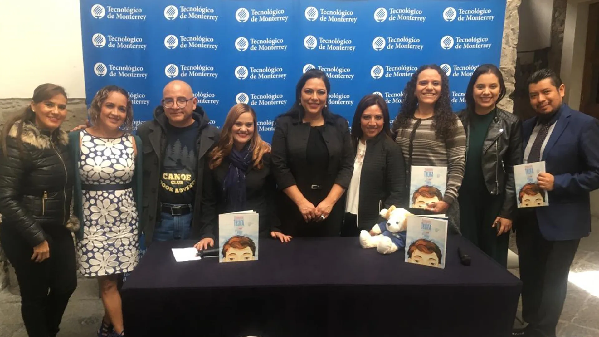 Apoyo multidisciplinario a favor de la sociedad