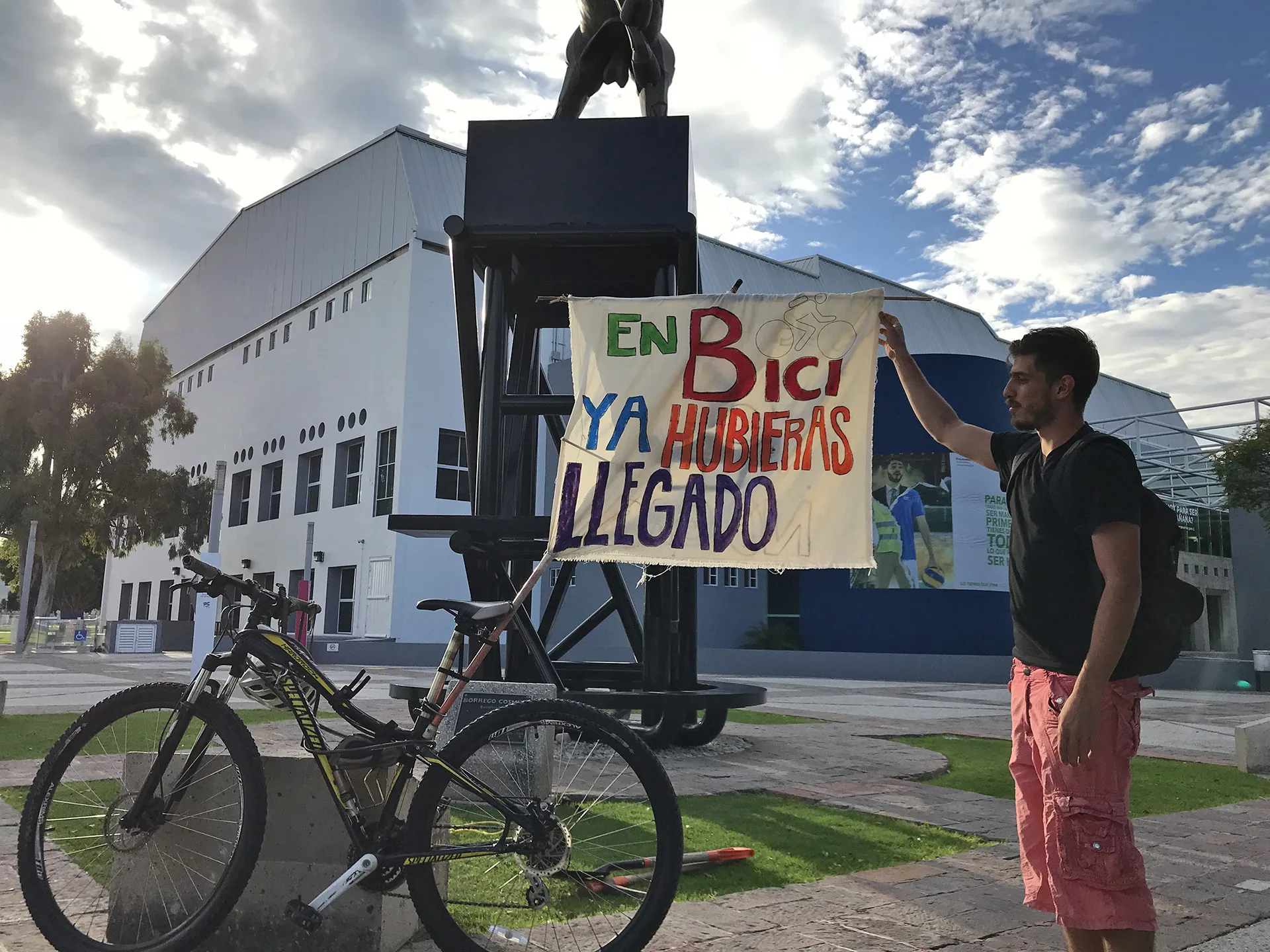 Iniciativa en bici ya hubieras llegado