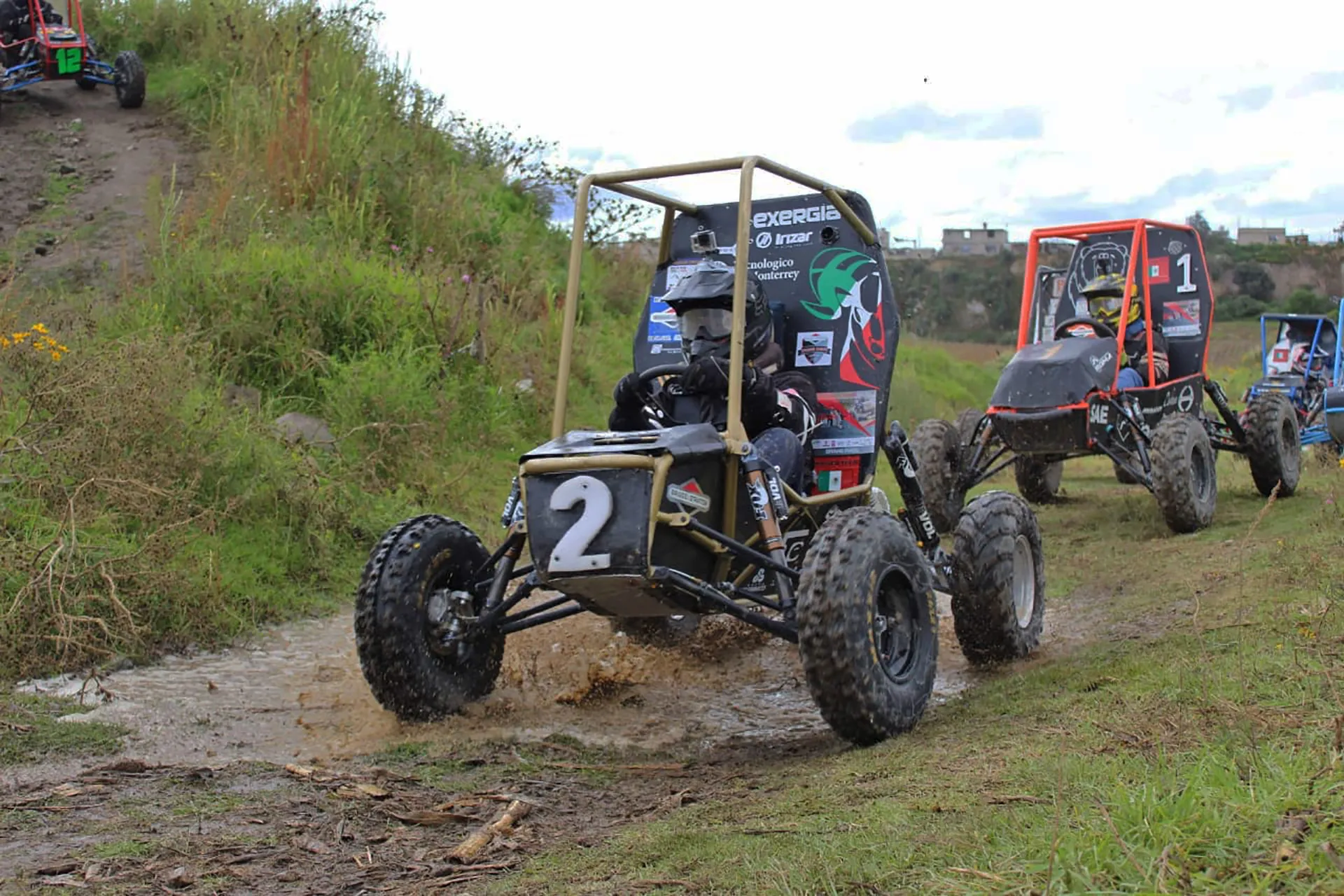 Equipo minibaja EXERGÍA Tec Qro