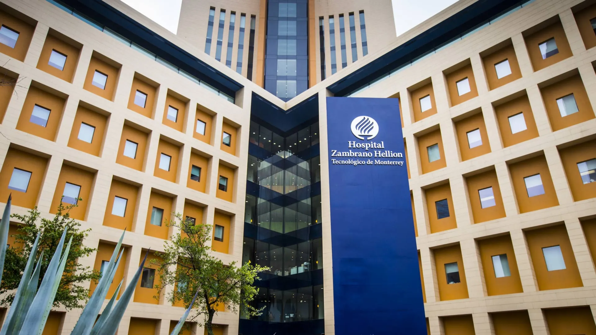 Reconocen al Hospital Zambrano Hellion como uno de los mejores de México