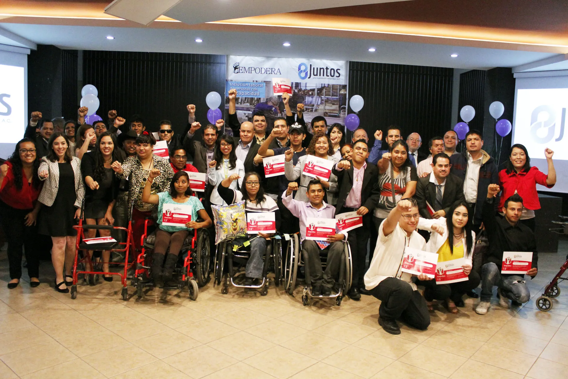 Cada año se empodera a personas con discapacidad para alcanzar sus metas.