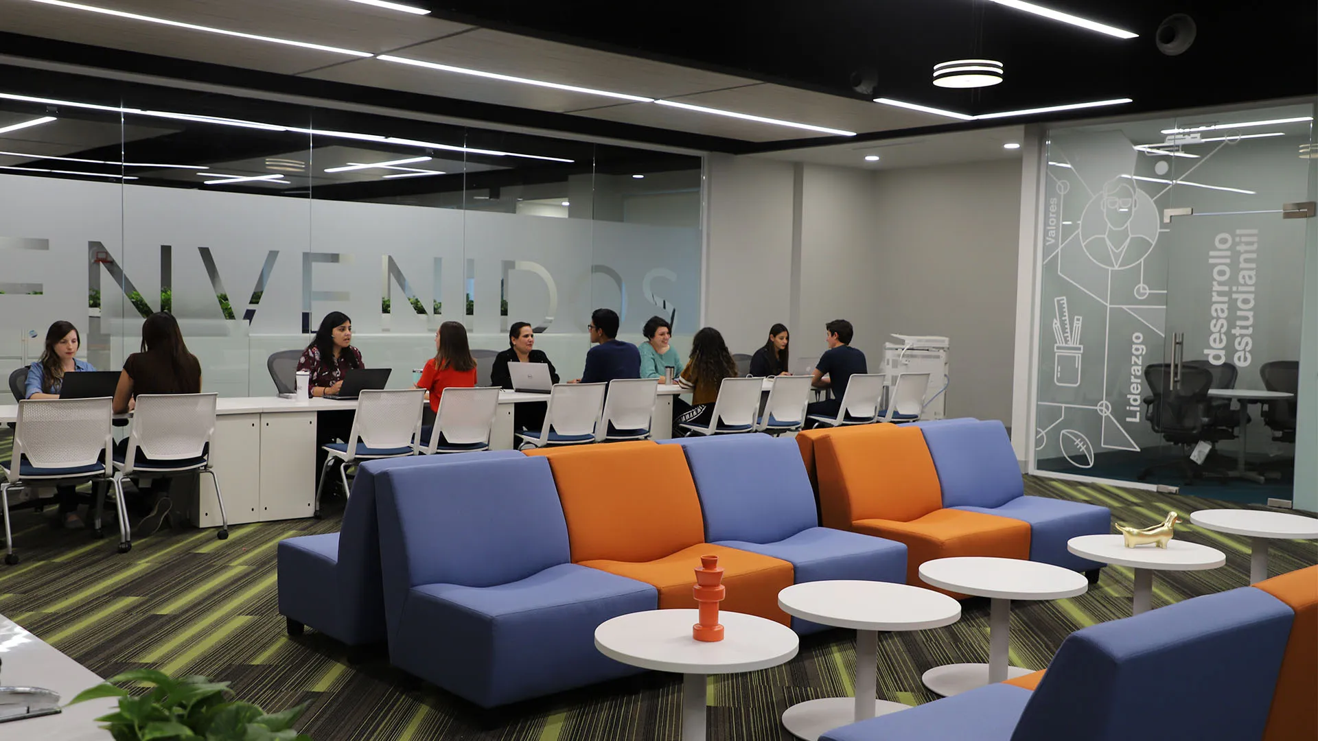 Apuesta Tec por vanguardia laboral con oficinas únicas en la región