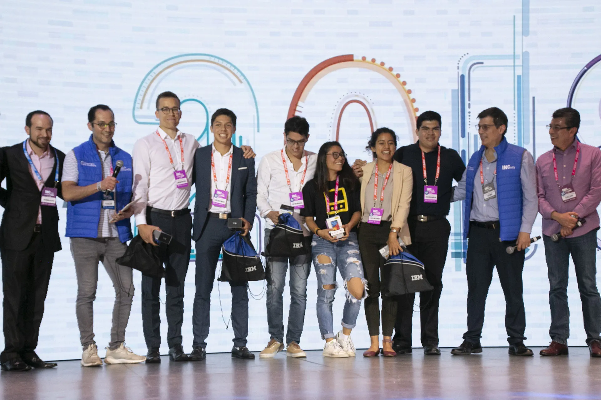 Equilium el equipo ganador del Bus Challenge