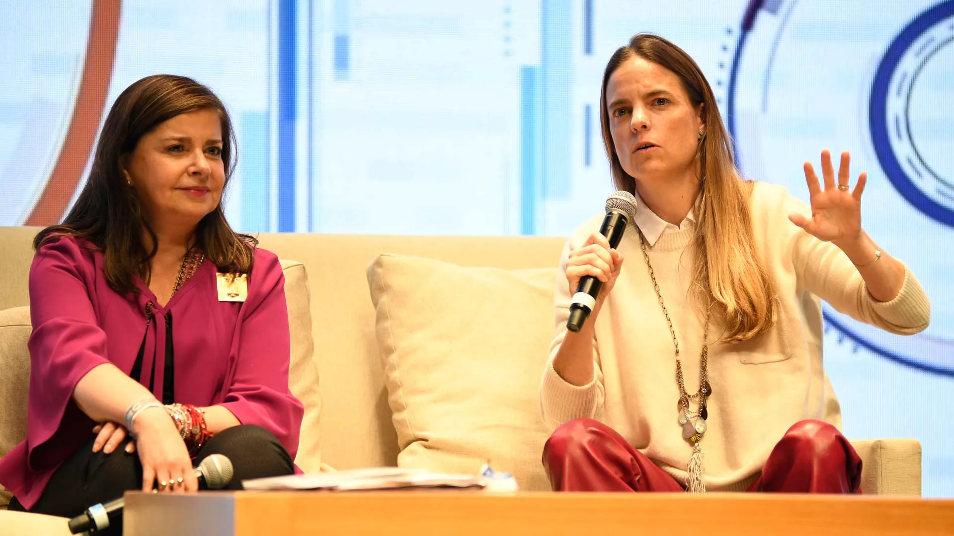 Mónica Flores y María Teresa Arnal en INCmty, festival de emprendimiento del Tec de Monterrey