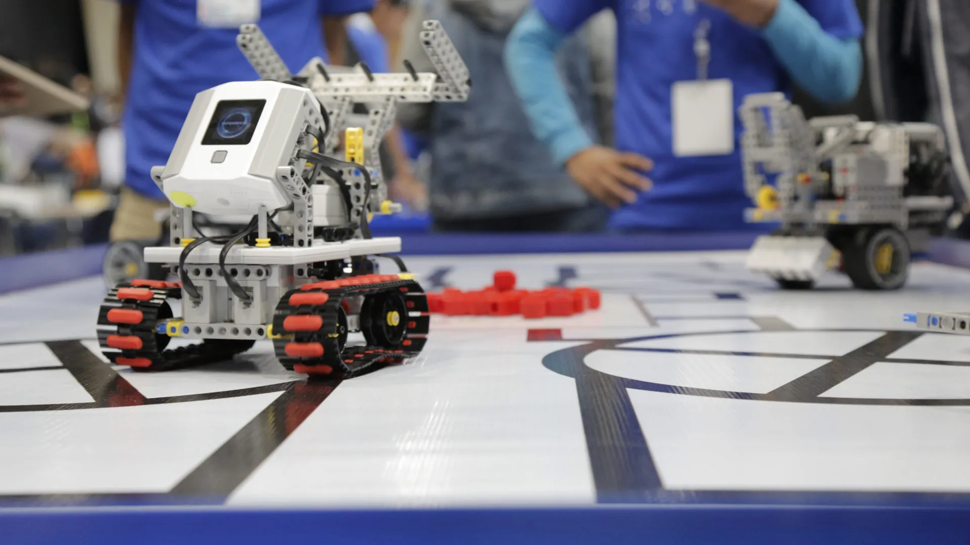 Equipos mexicanos de PrepaTec van a la final mundial WER de robótica