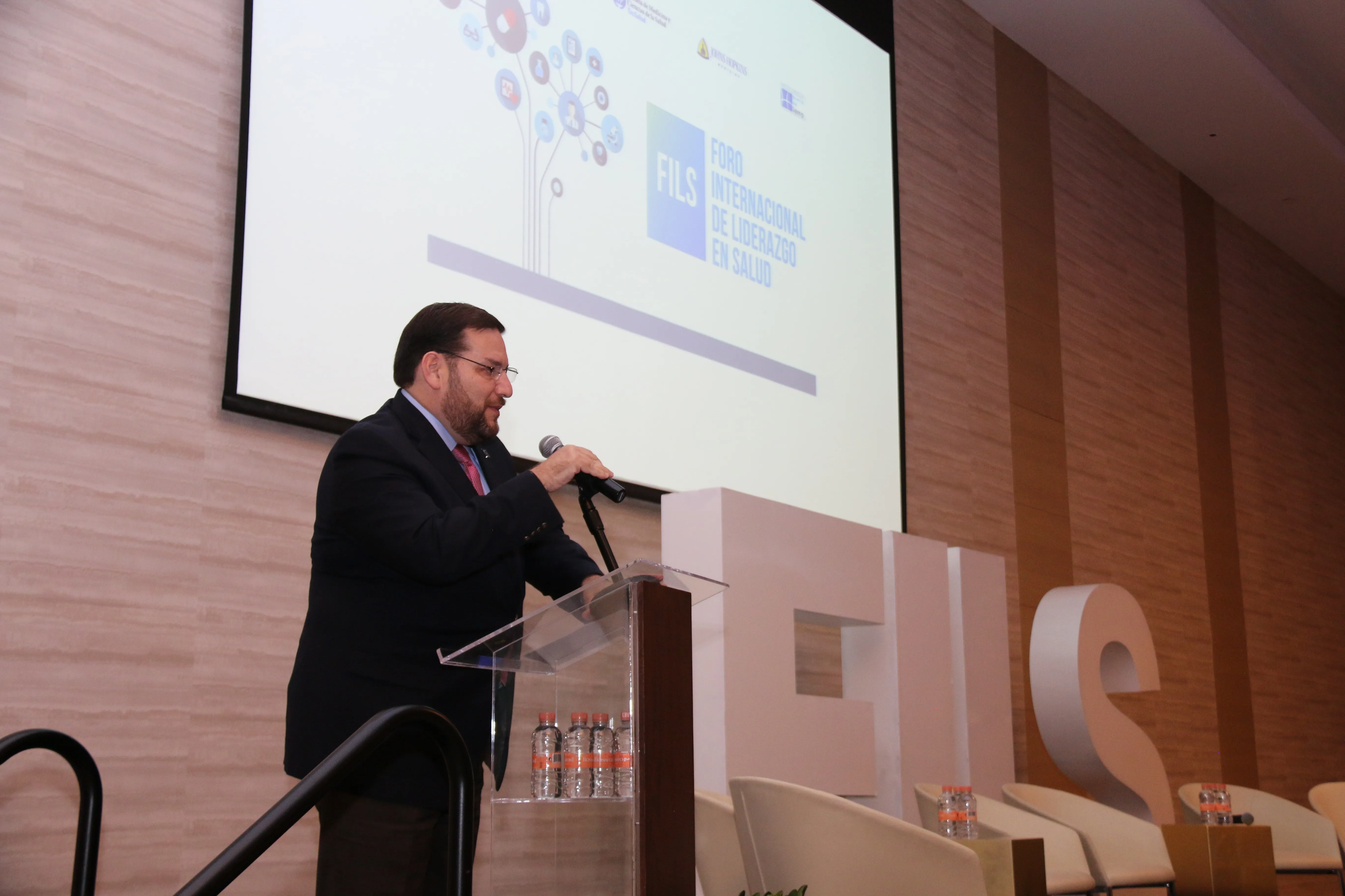 picosatélites antes de ser lanzados