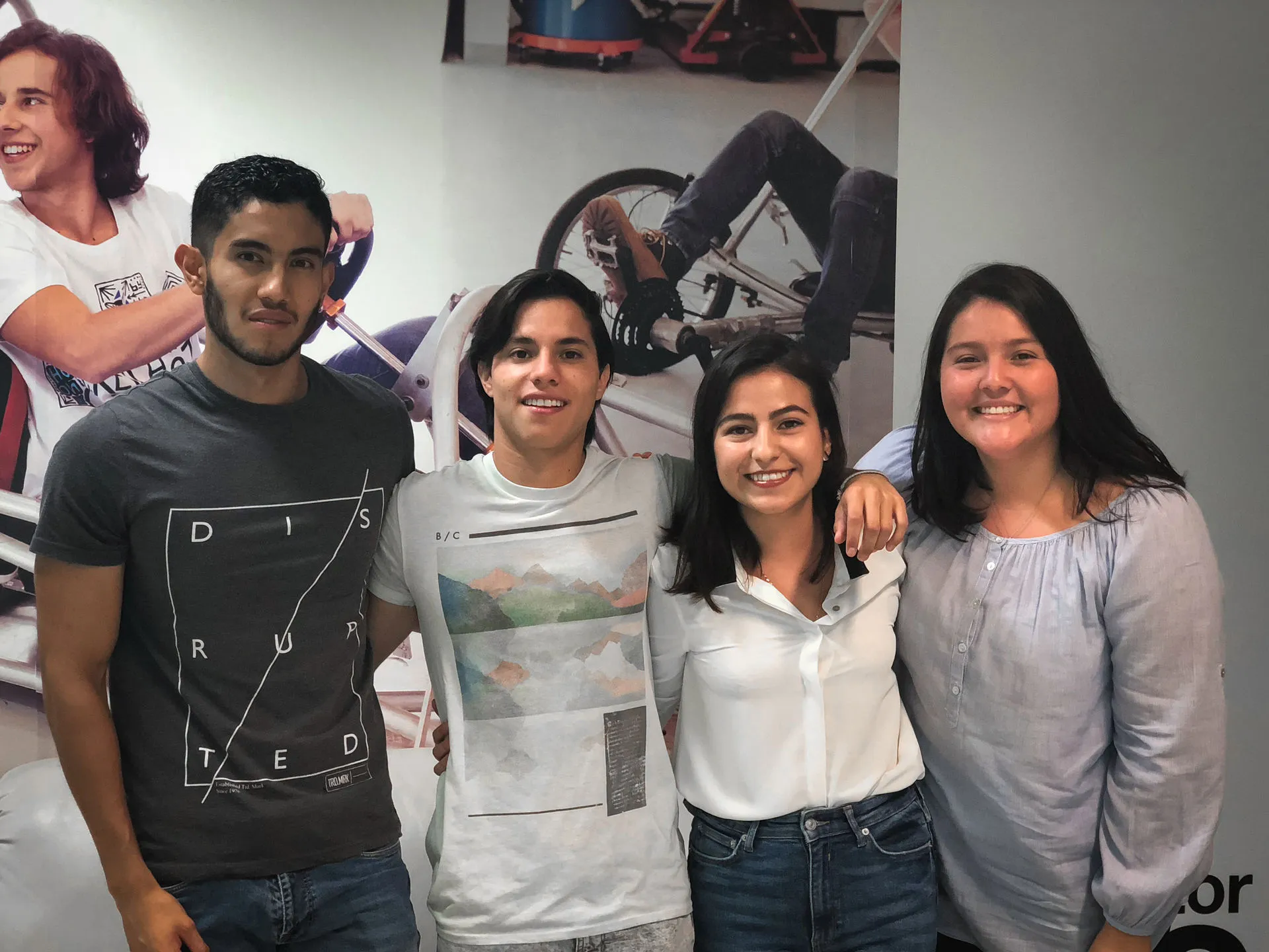 EXATEC se van de intercambio a China.