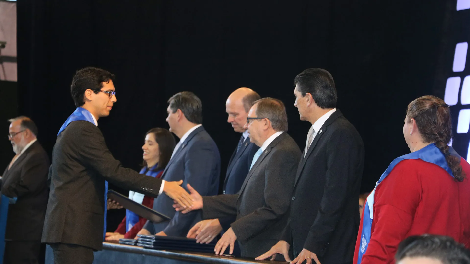 Se gradúa la primera generación de jóvenes becados al 100% del Tec