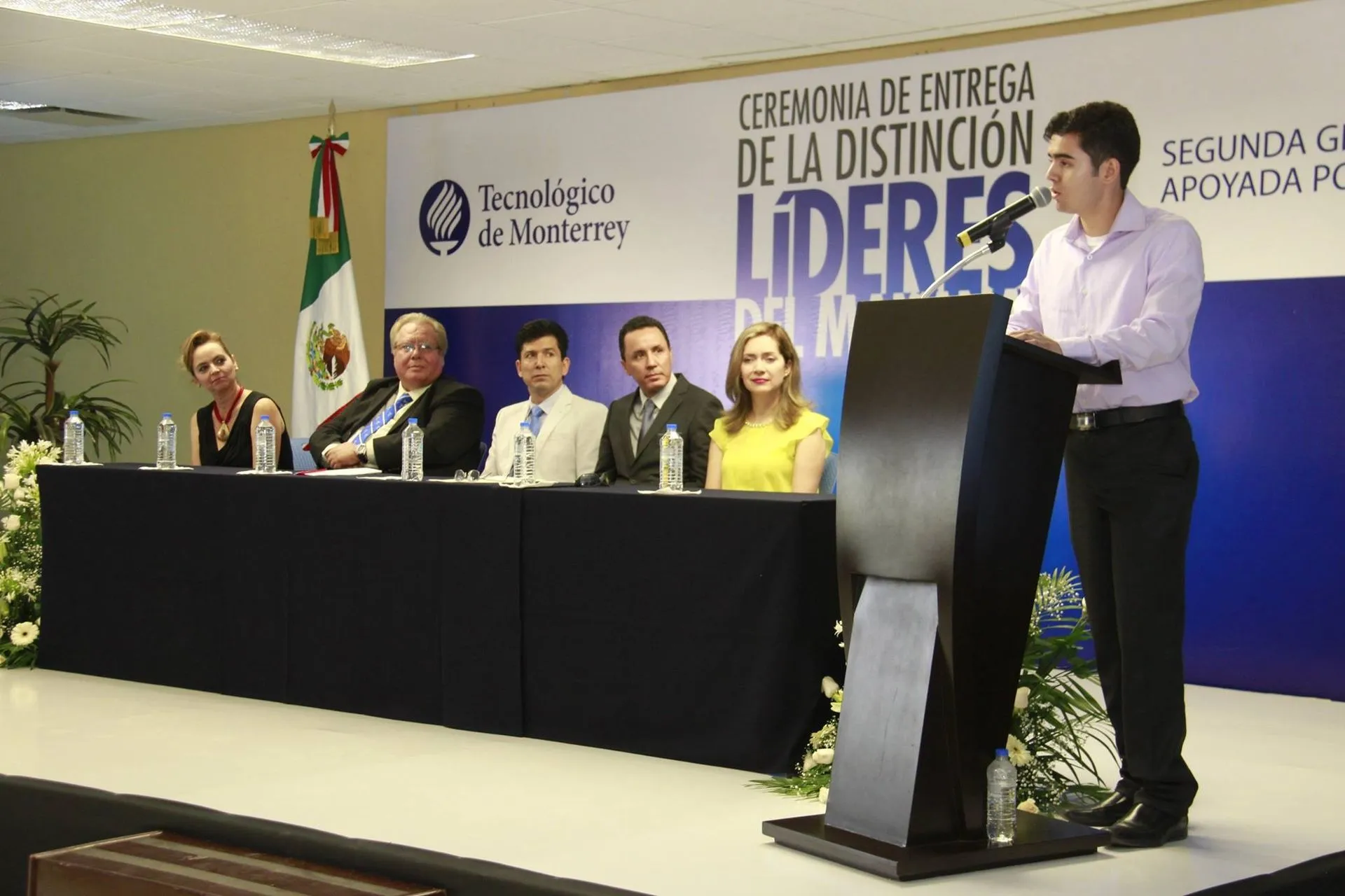 Kevivn dando discurso