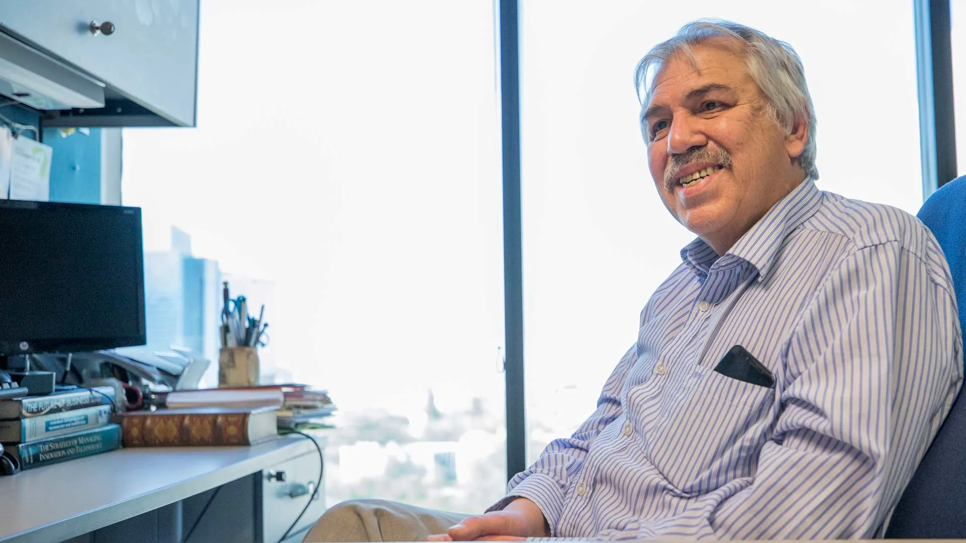 José Luis González Velarde, ganador del Premio Insignia Rómulo Garza 2018