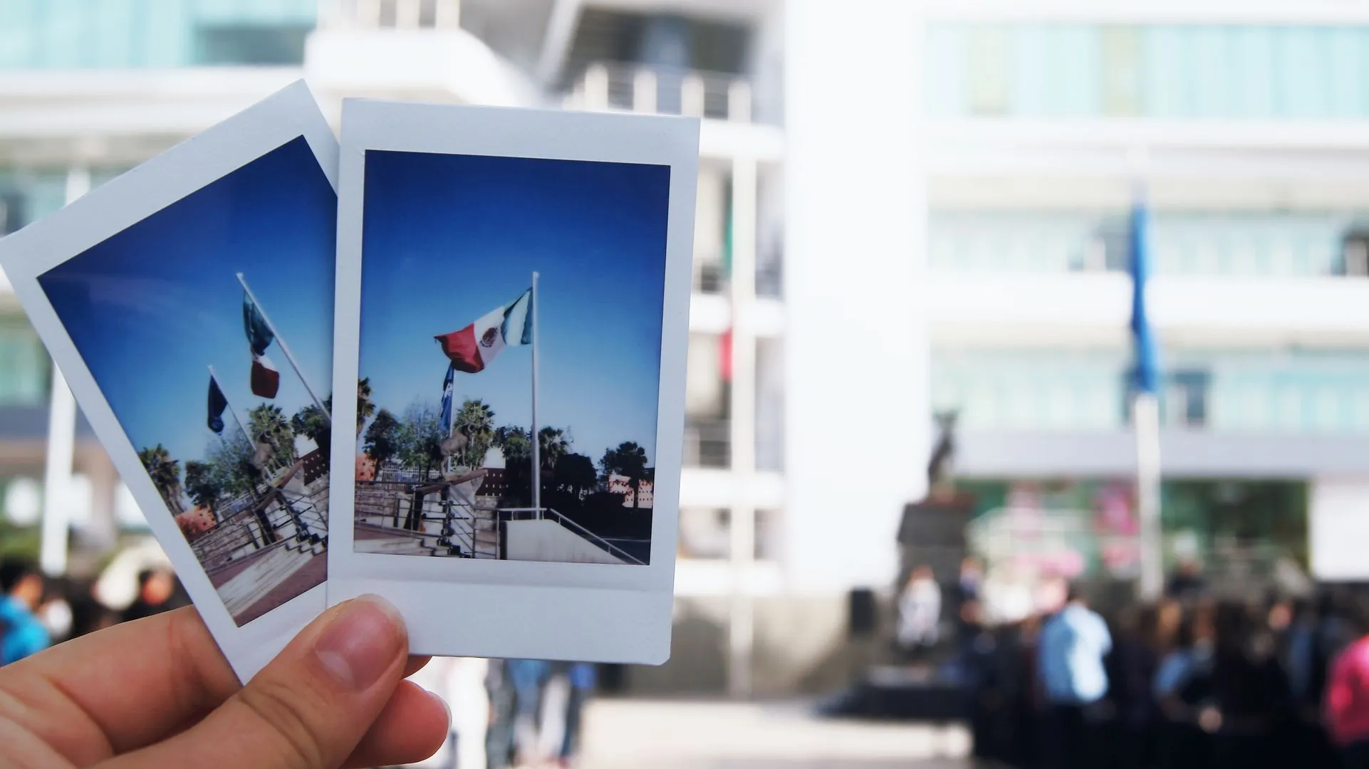 Foto tomada durante el acto cívico.