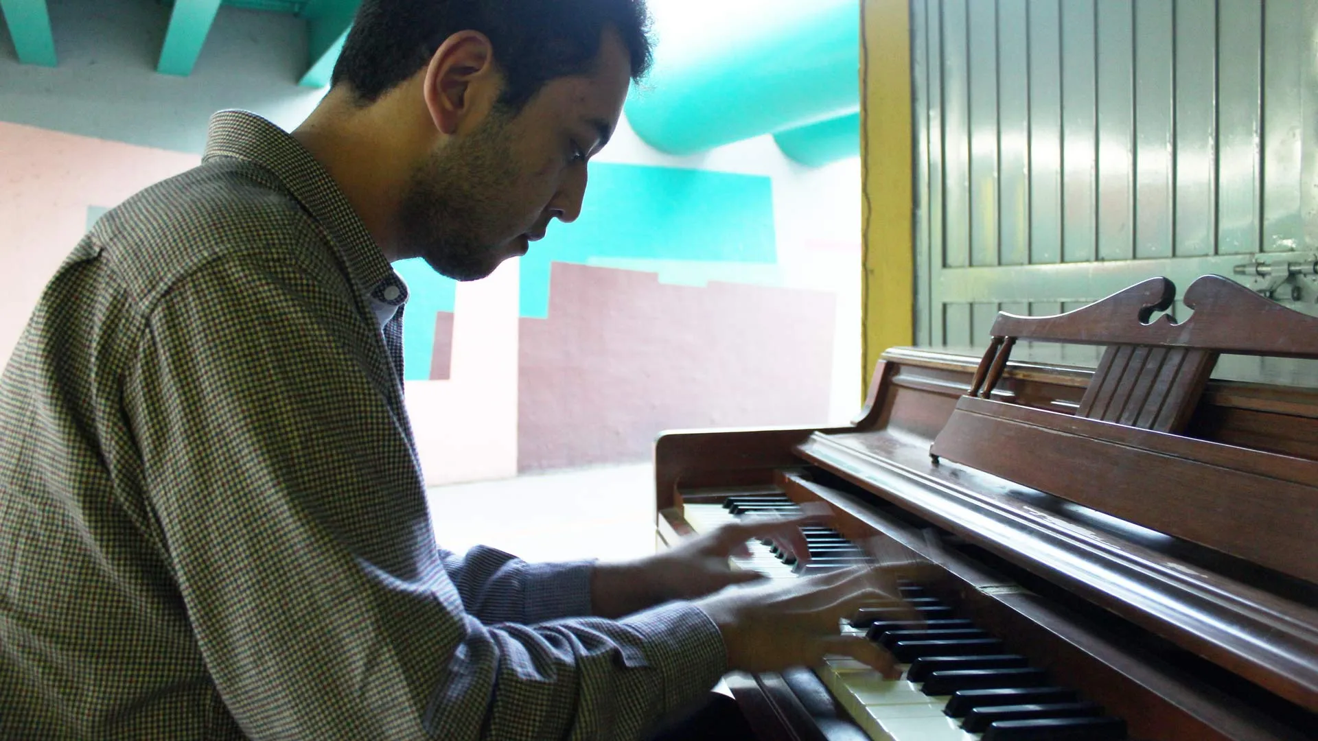 Este joven compone música y crea videojuegos