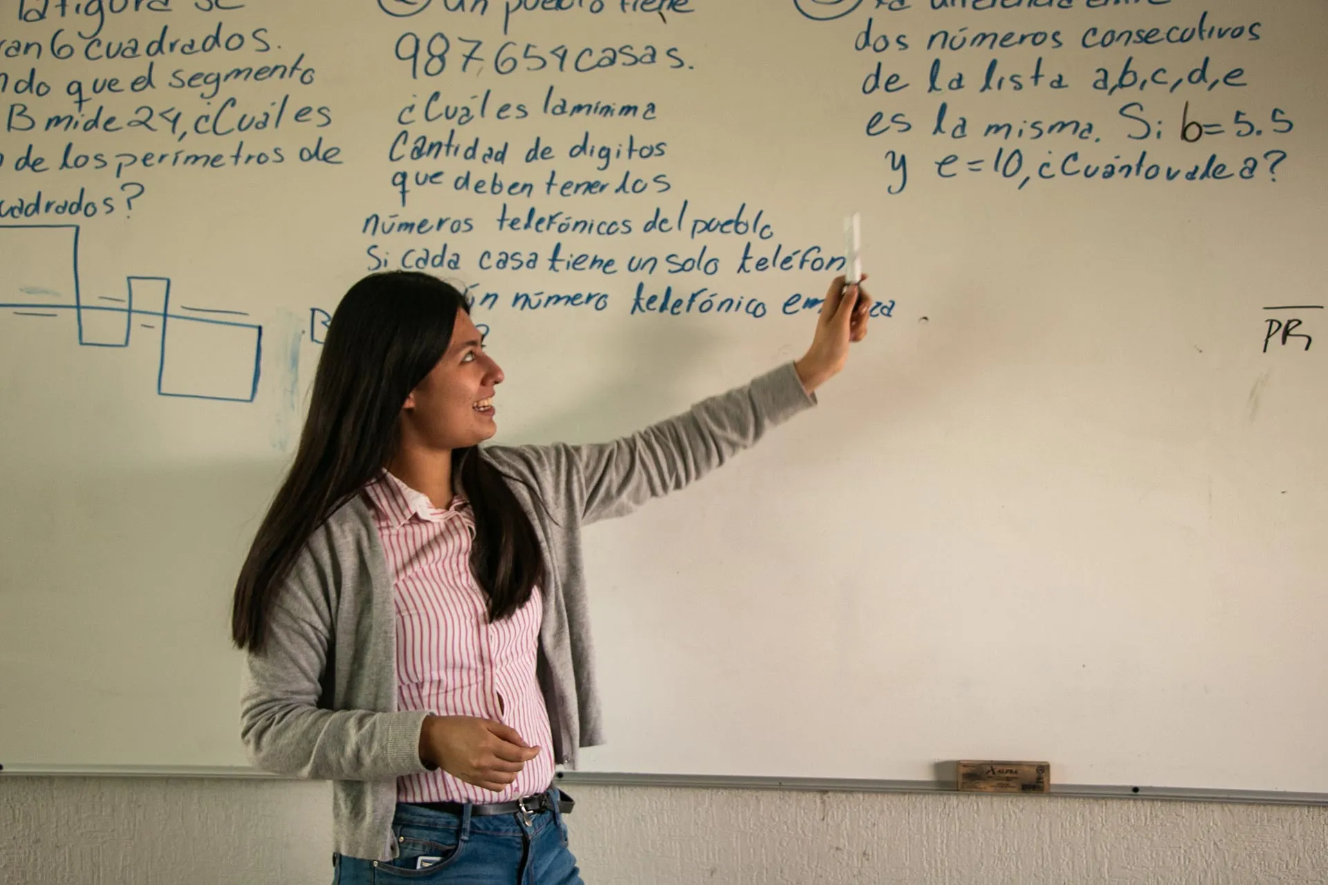 Mariel Quintero, alumna de Prepa TEC Zacatecas asiste a uno de los entrenamientos de matemáticas.