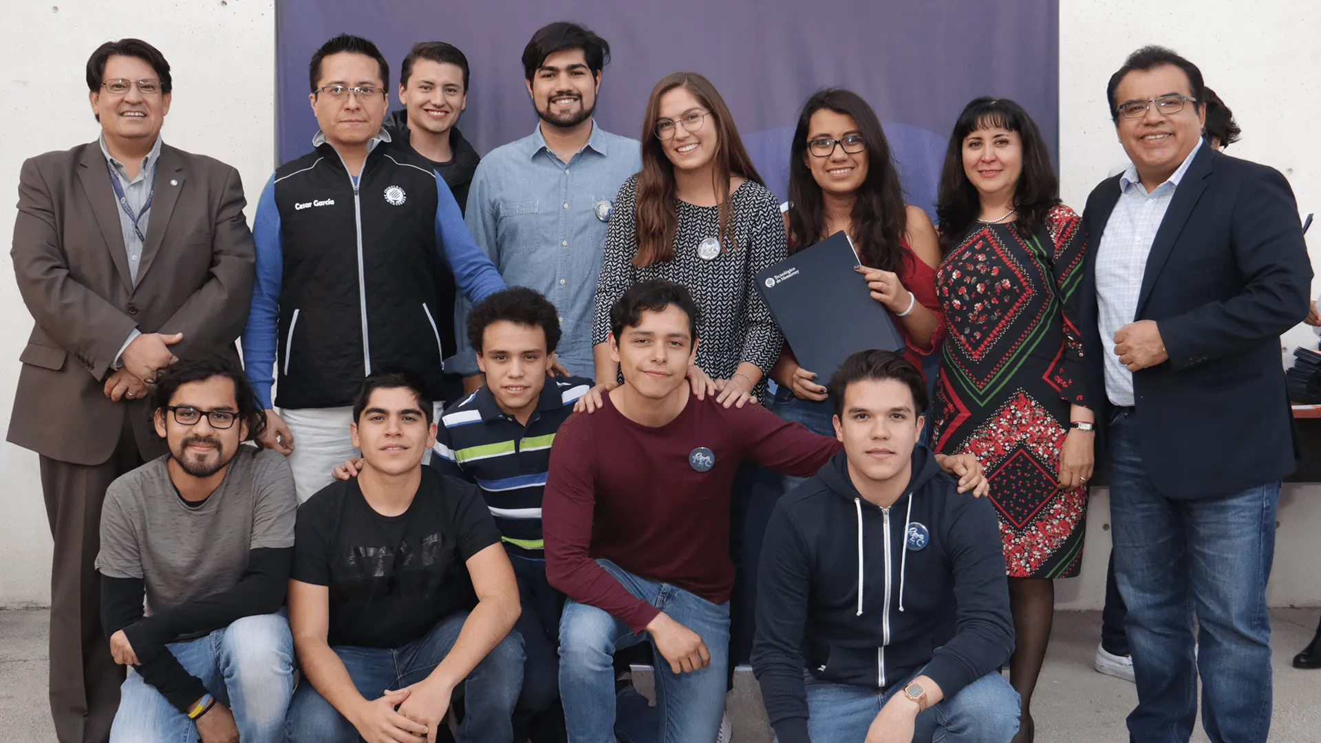 Alumnos de IGEM TEC CEM en evento OrgulloTec2018