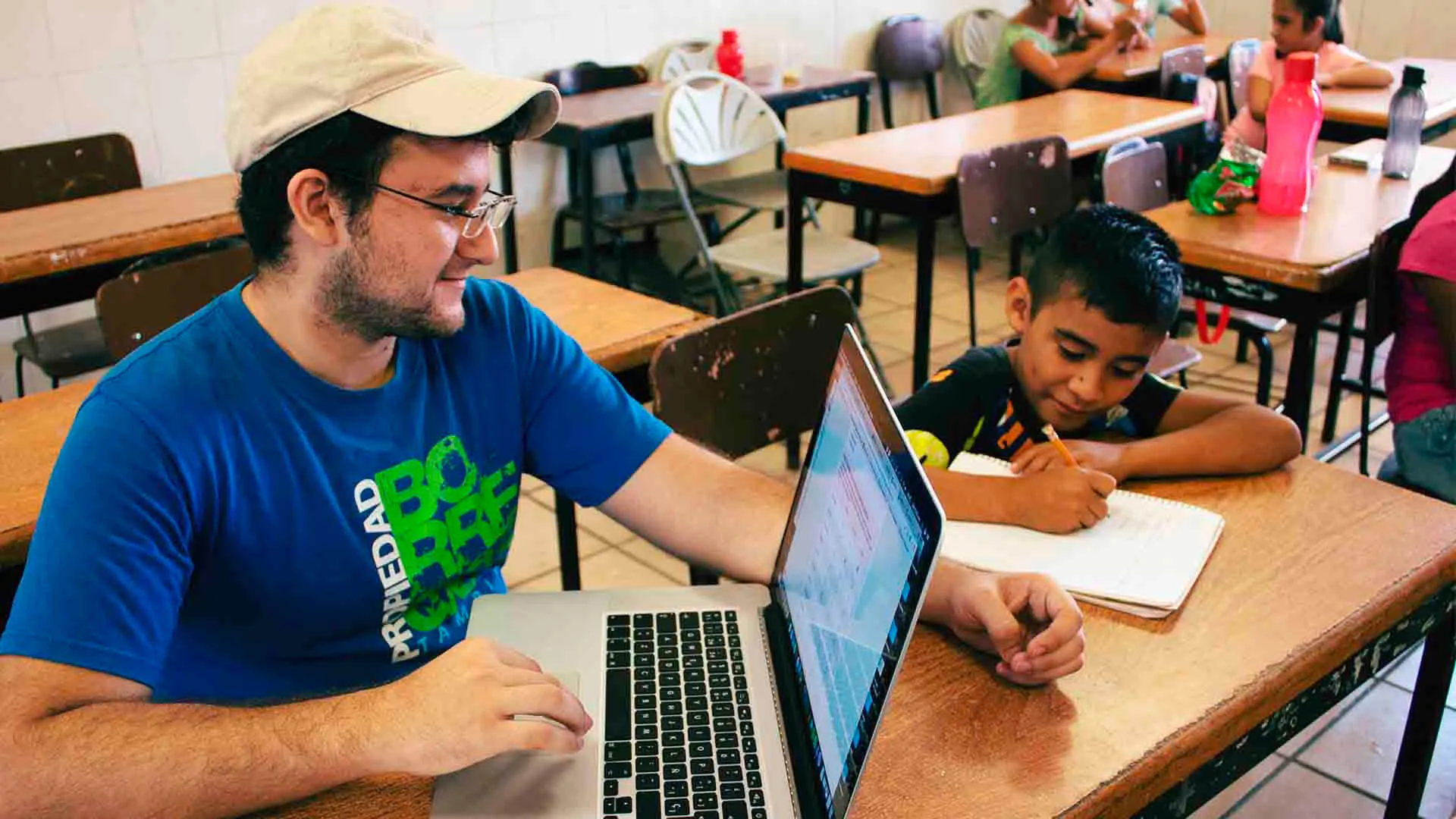 Violines por la Paz: la asociación que nació para enseñar a niños