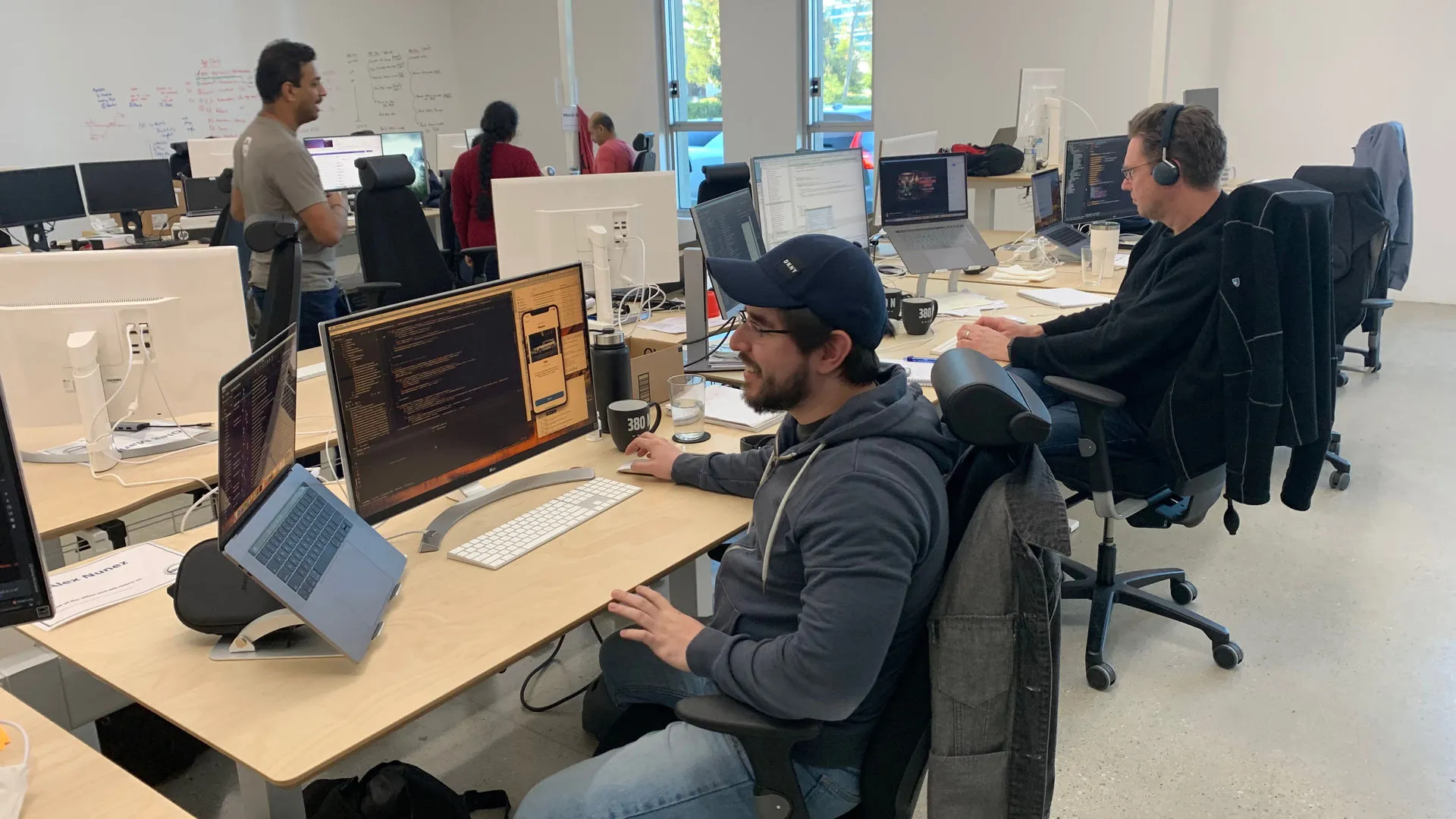 Alejandro trabajando