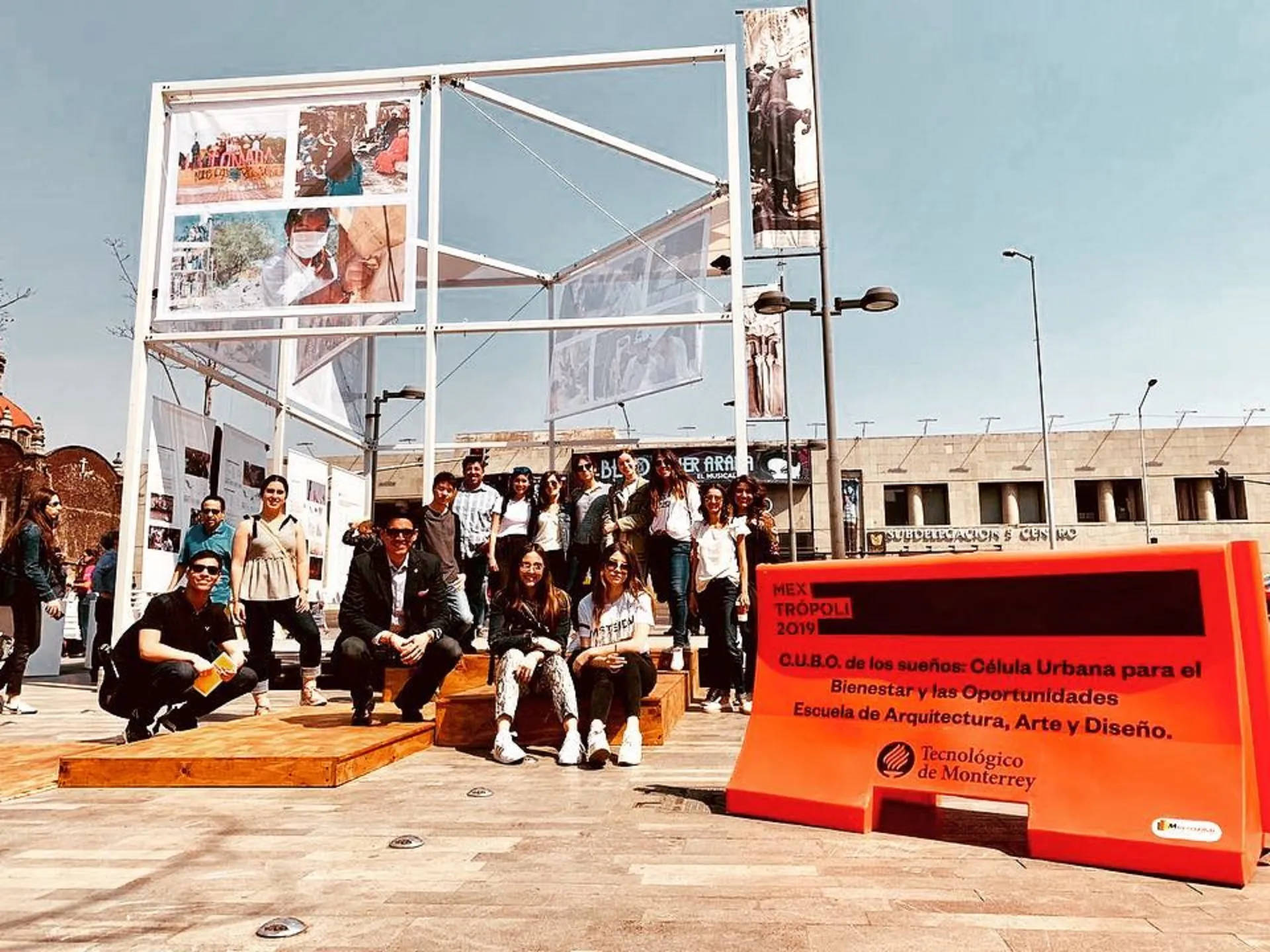 equipo de alumnos y profesores