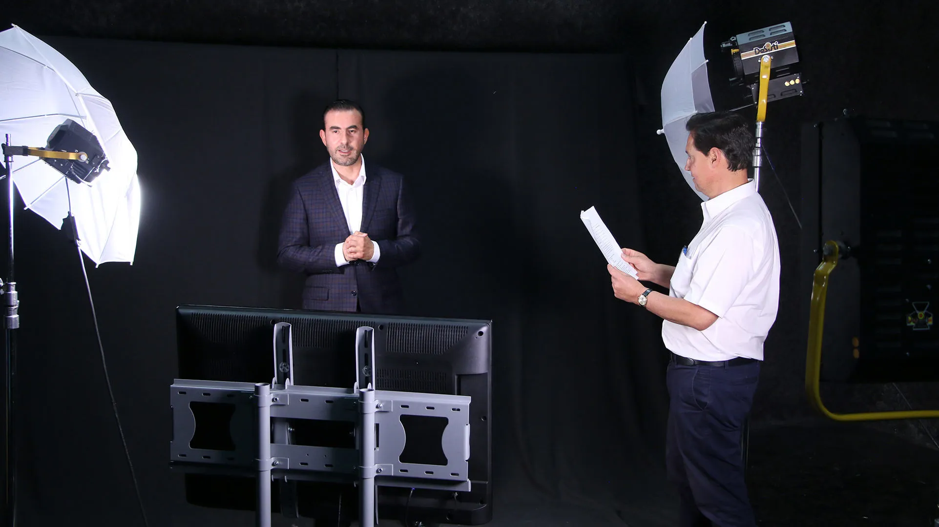 Los creadores de profesor avatar en el estudio de campus Zacatecas