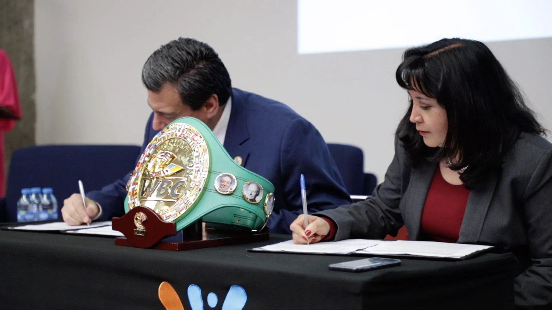 CMB y Tec firman convenio de colaboración