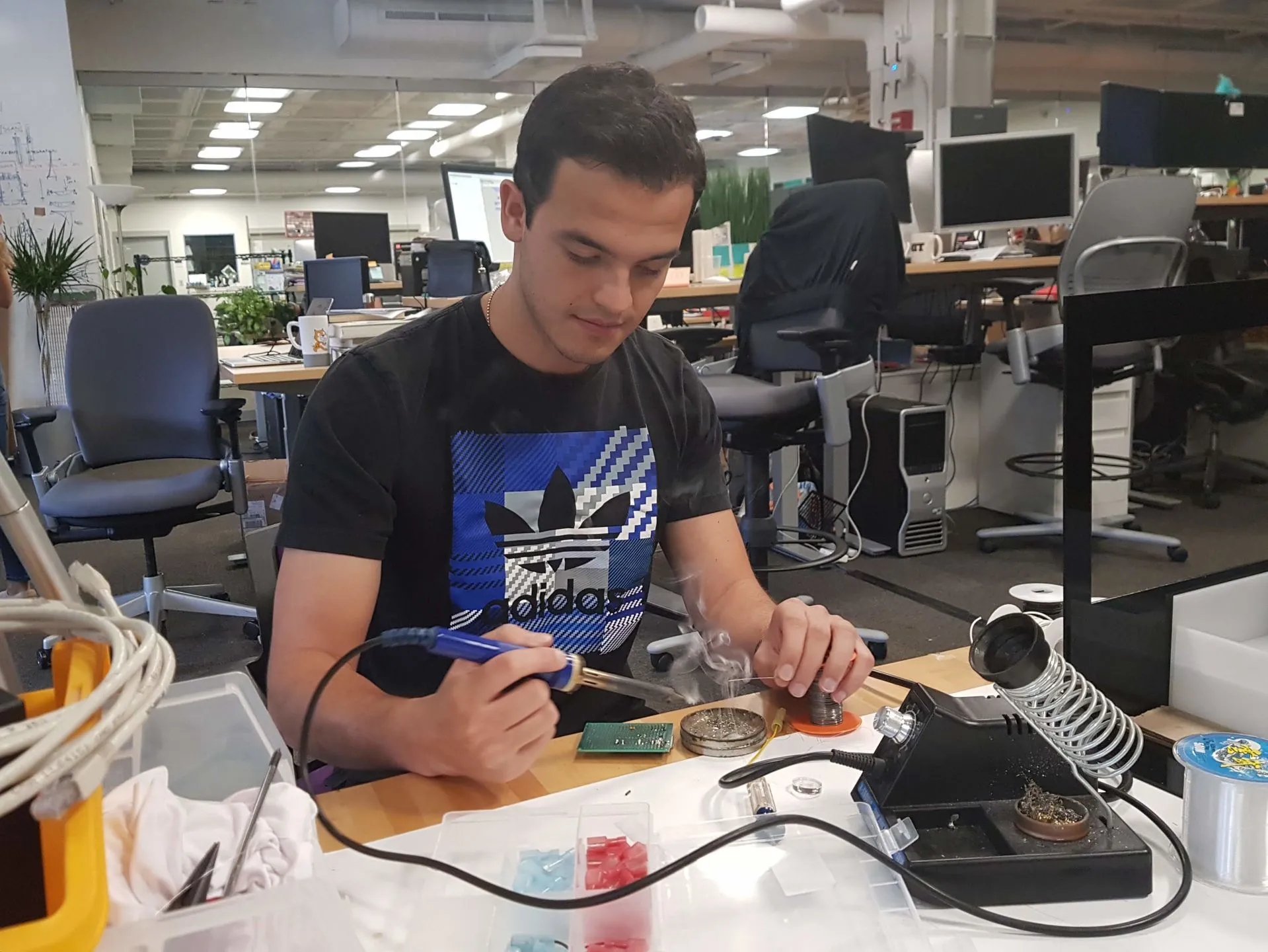 Andrés Rico estudiante EIC, circuitos de control