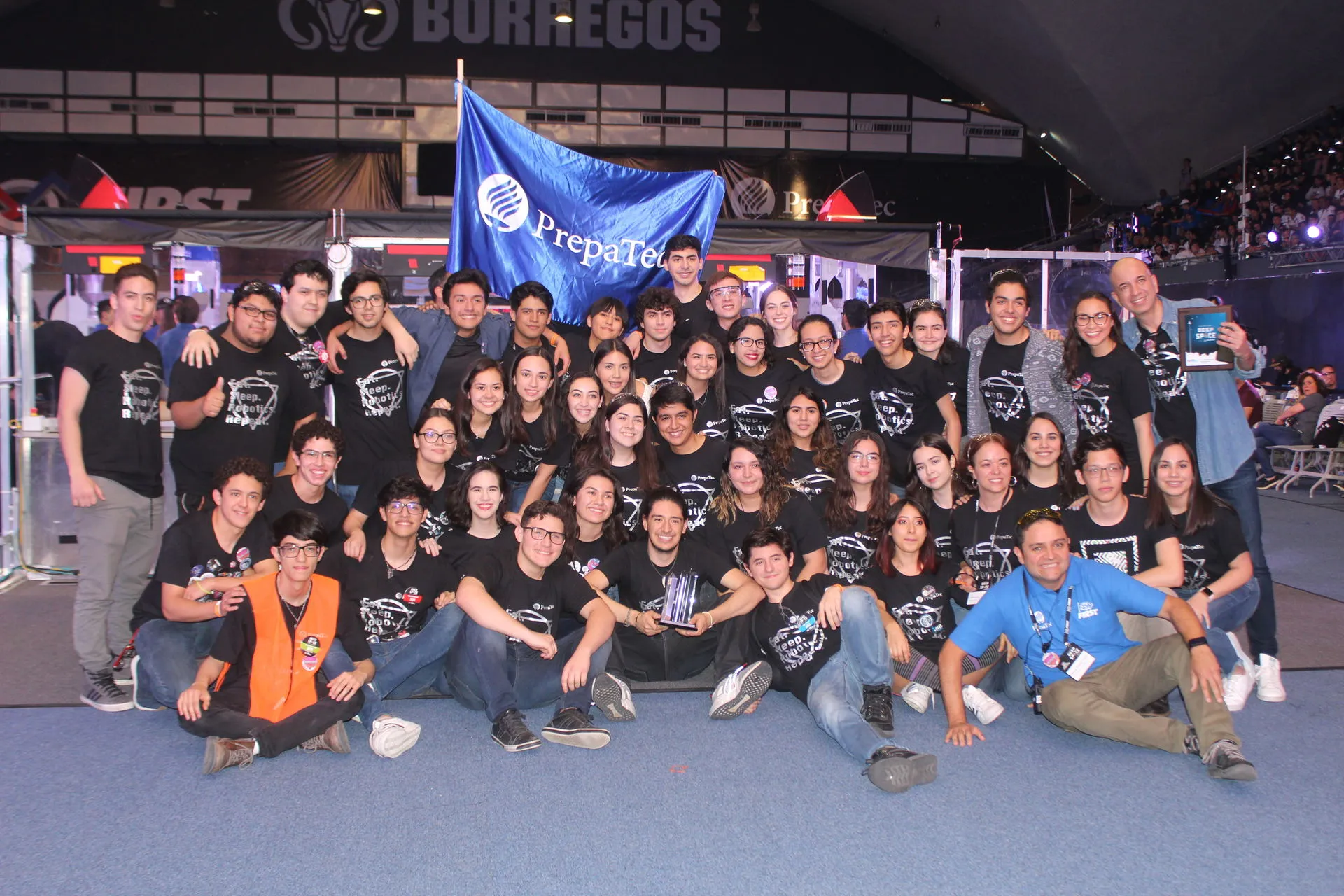 Debutan y logran pase a mundial de FIRST; conoce a Overture