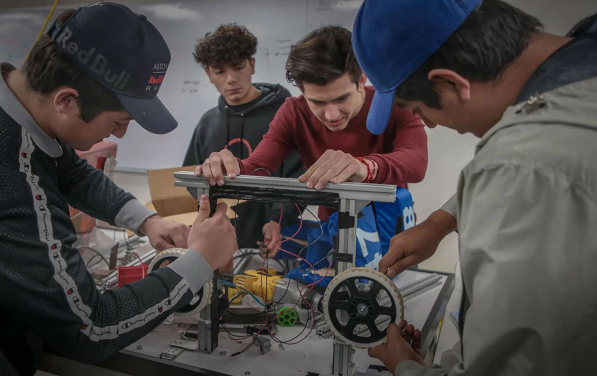 PrepaTec en Sonora sacan adelante el “Kawabot” para competir en FIRST