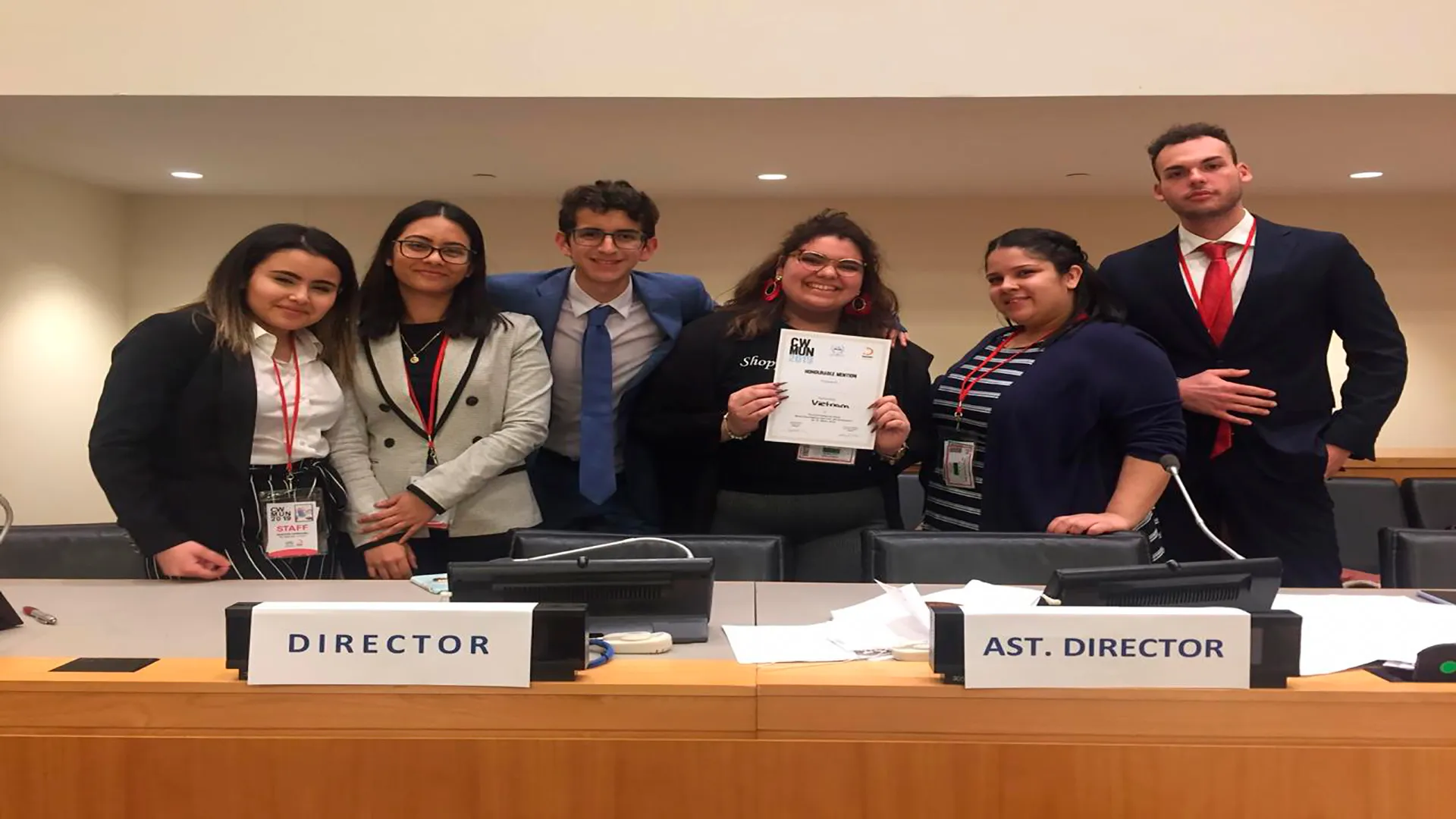 Alumnos obtienen reconocimiento del Modelo de la ONU.