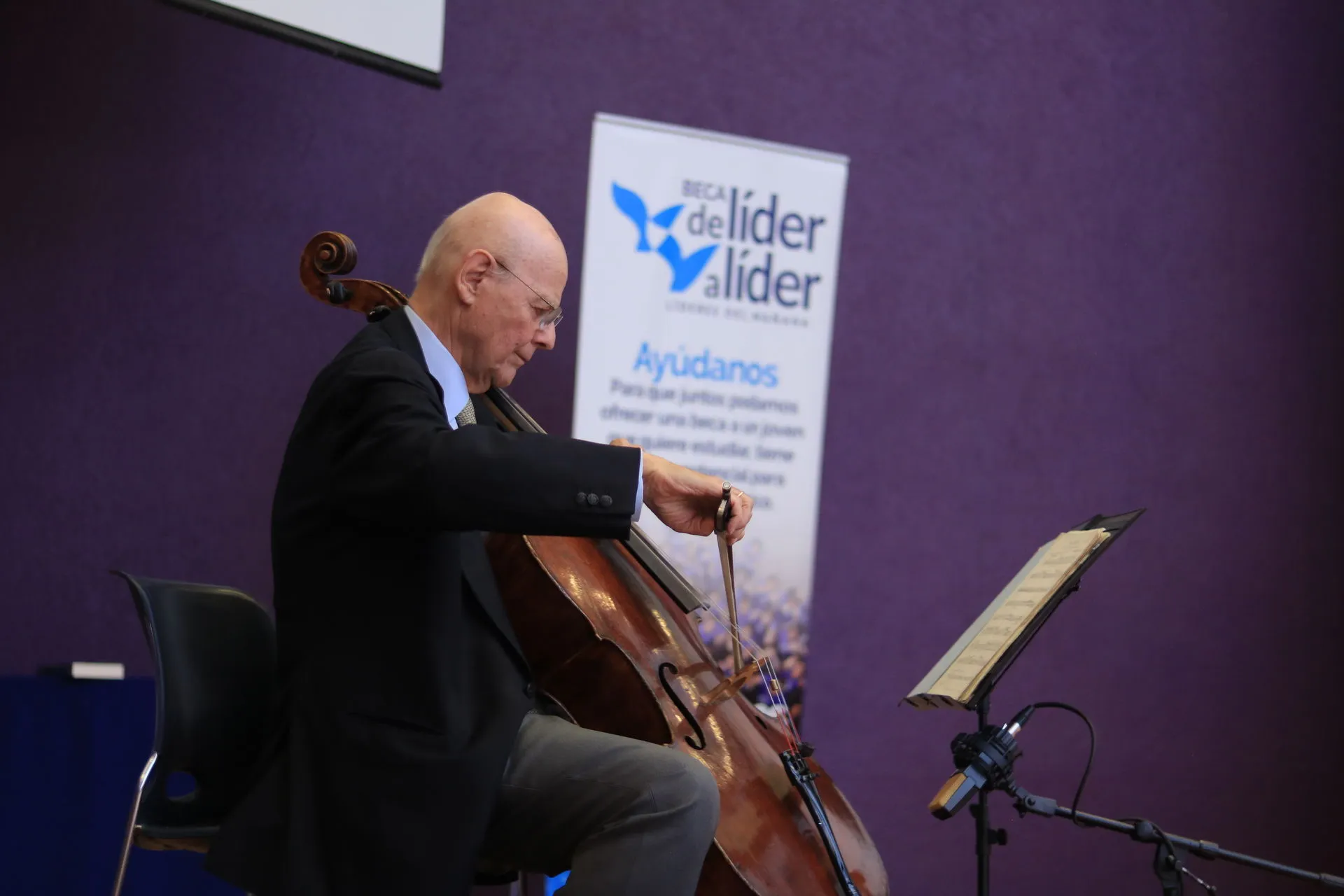 Carlos Prieto Miss Chelo Prieto Beca De líder a líder