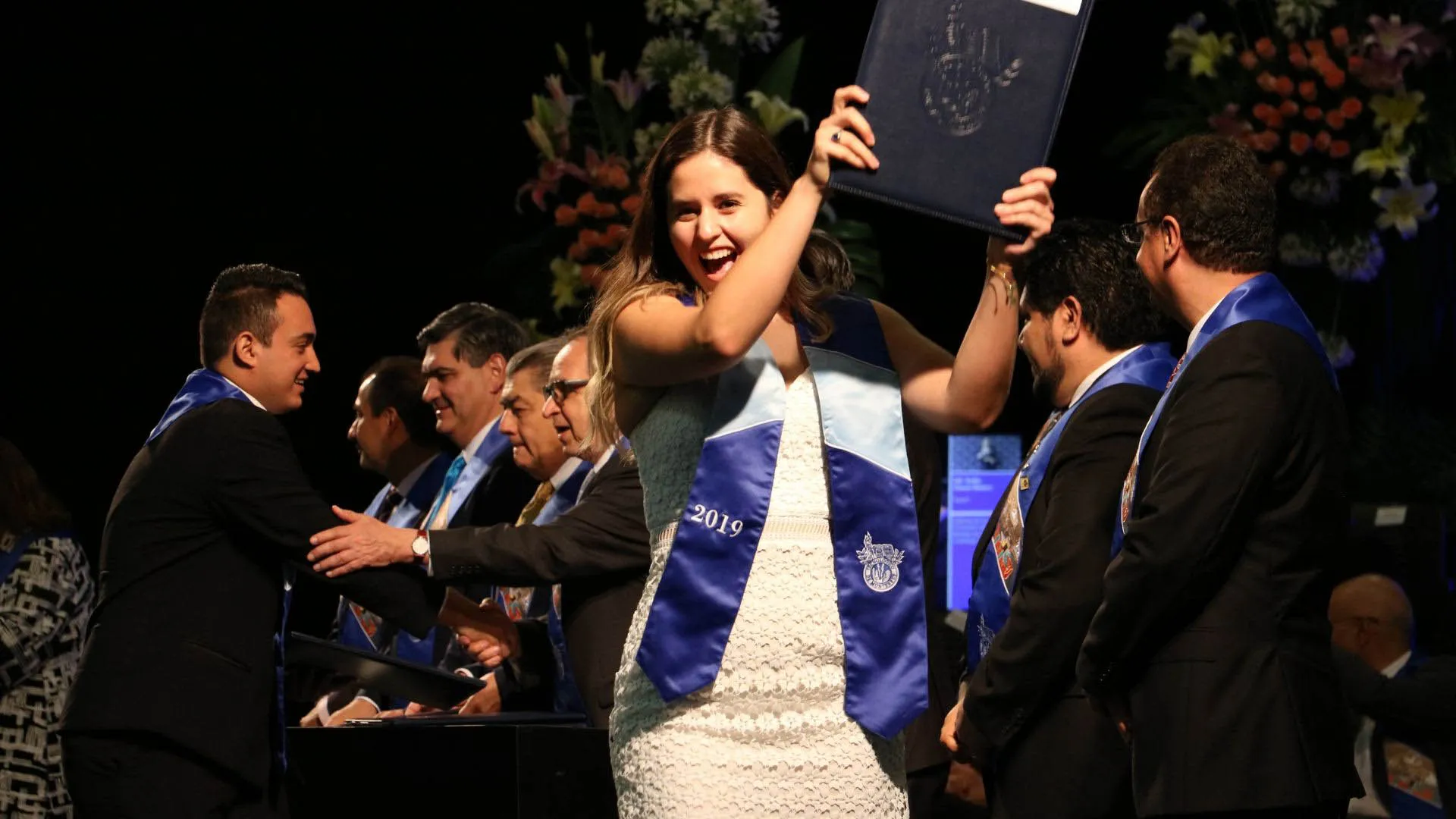 ¡Una nueva etapa! Finalizan jóvenes del Tec su carrera profesional