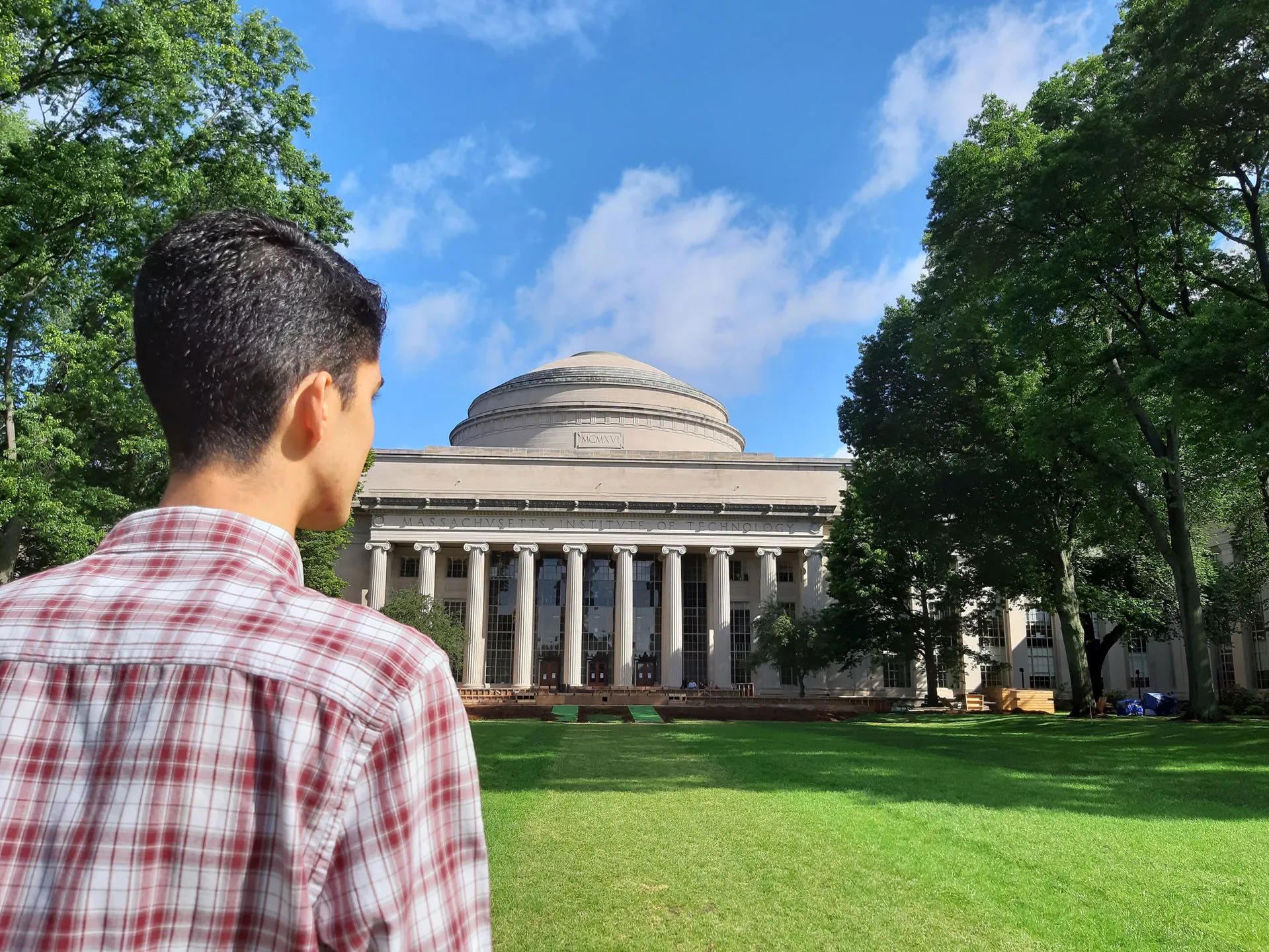 Agustín Pérez en el MIT