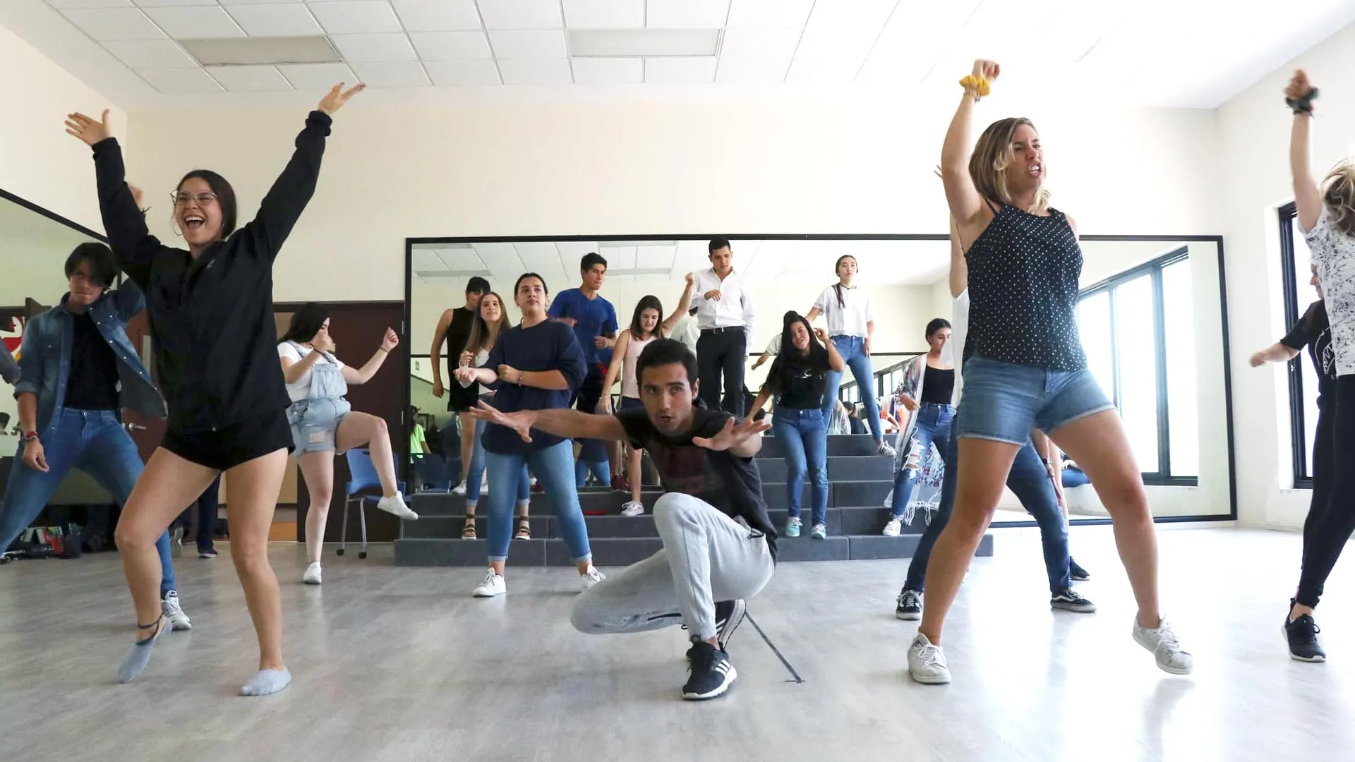 Invita Disney a jovenes PrepaTec a show en California