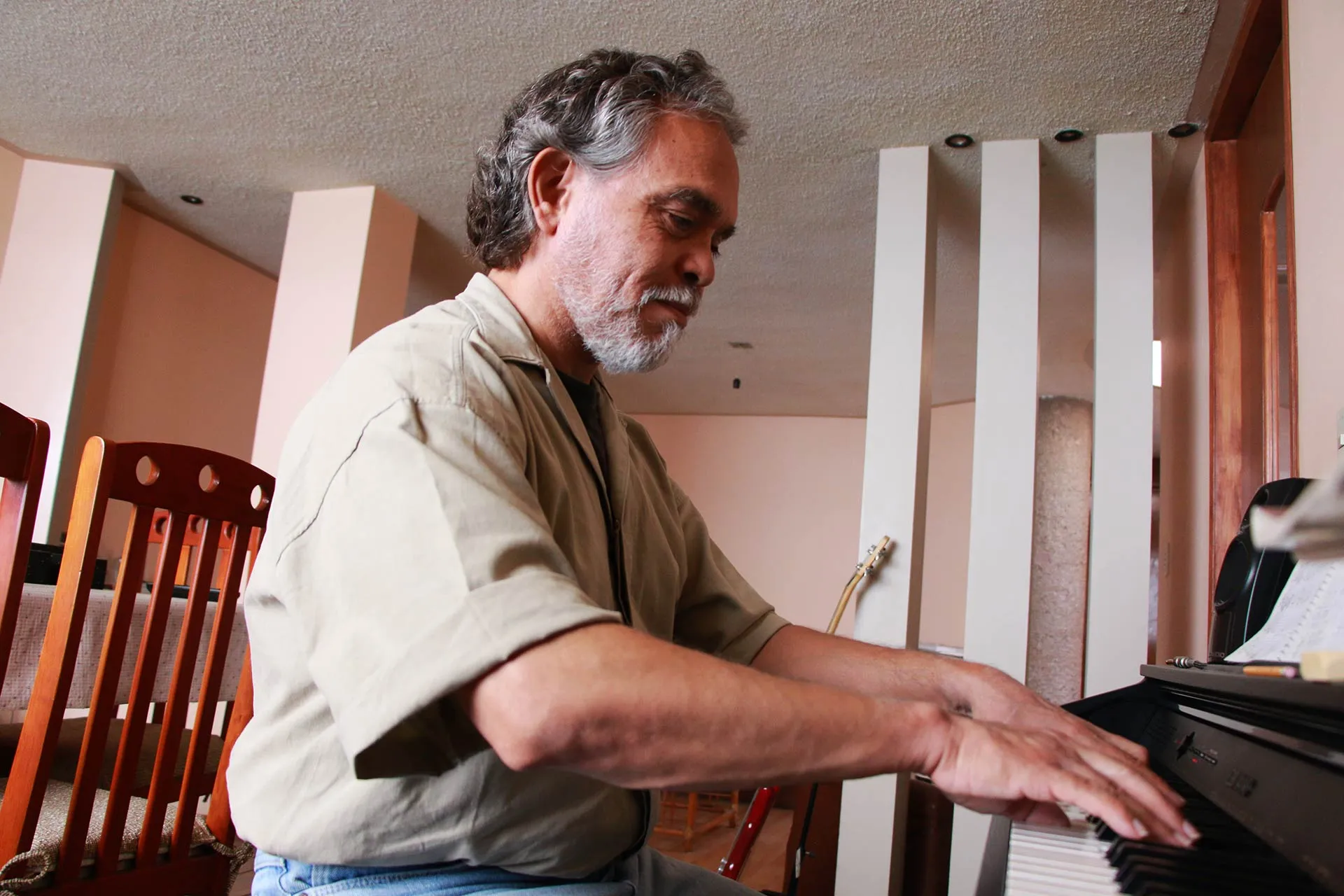 Rafael Hernandez fue mentor de la seleccionada por Belinda en el programa La Voz.