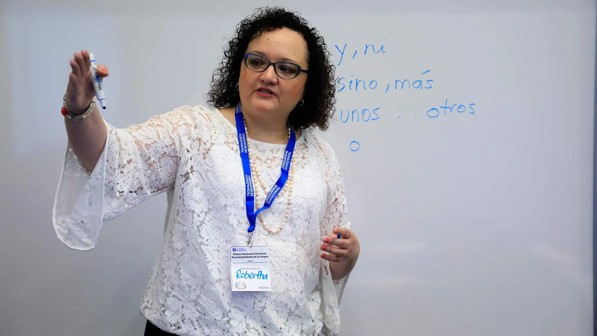 Robertha Leal, Directora Nacional Centros de Escritura