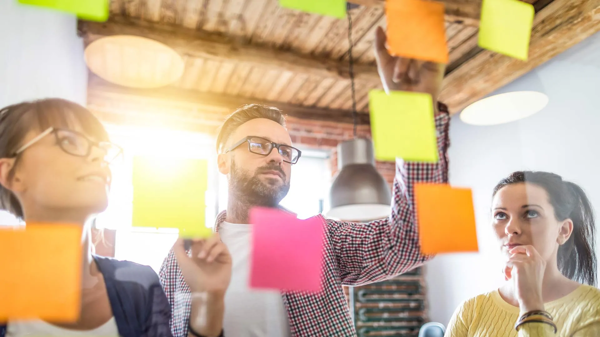 ¡Atención emprendedores! Ofrecen becas para hacaer crecer sus negocios