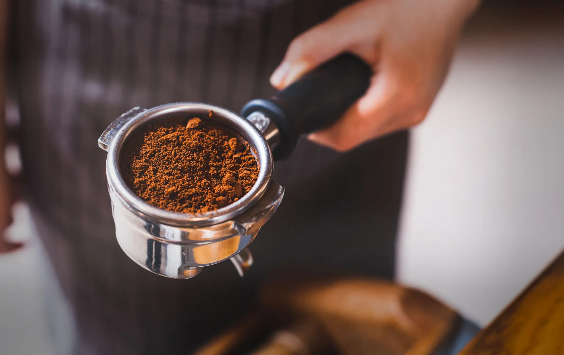 Alumno del Tec diseña bioplástico con residuos de café