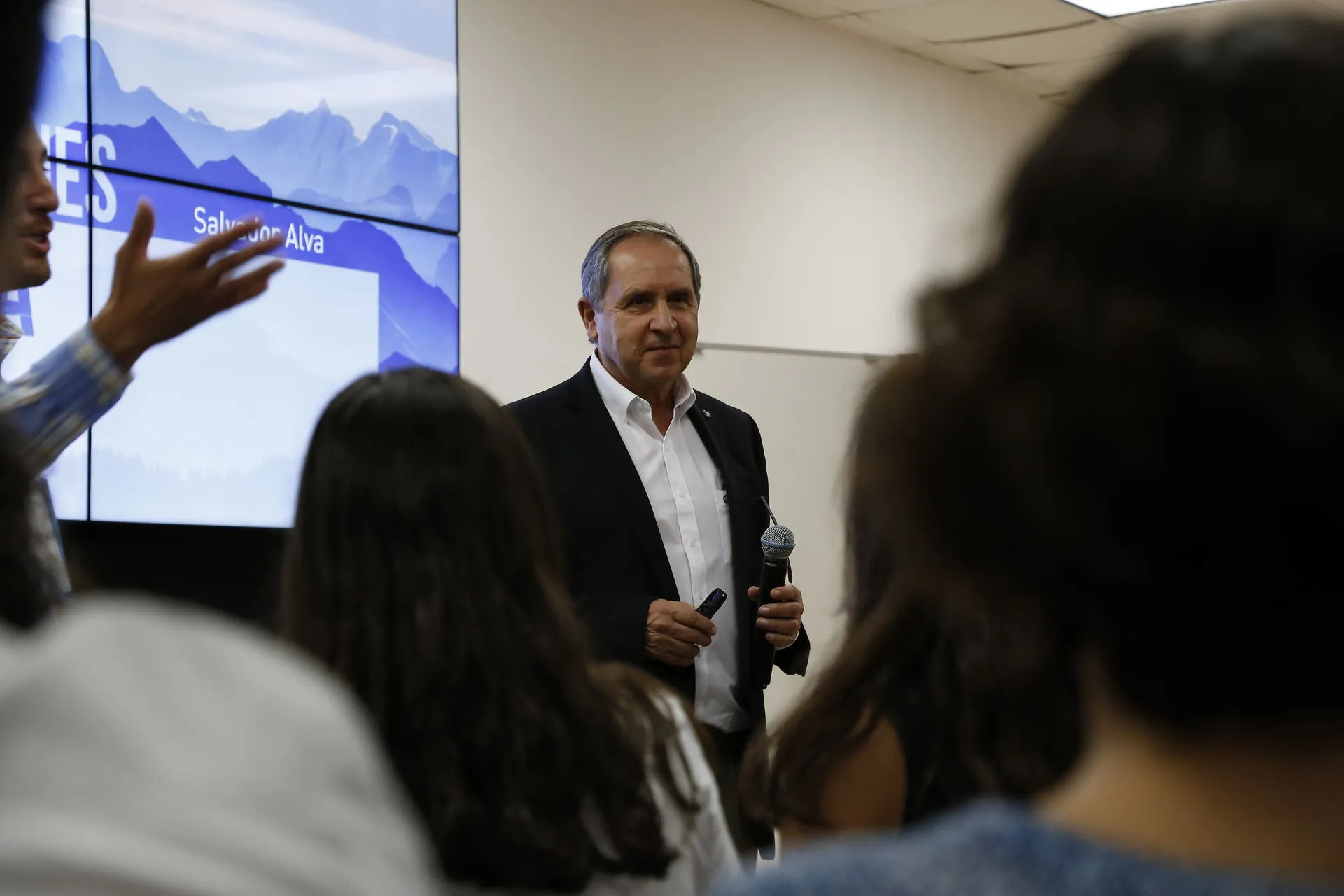 Salvador_Alva_el_cambio_y_liderazgo_motivador