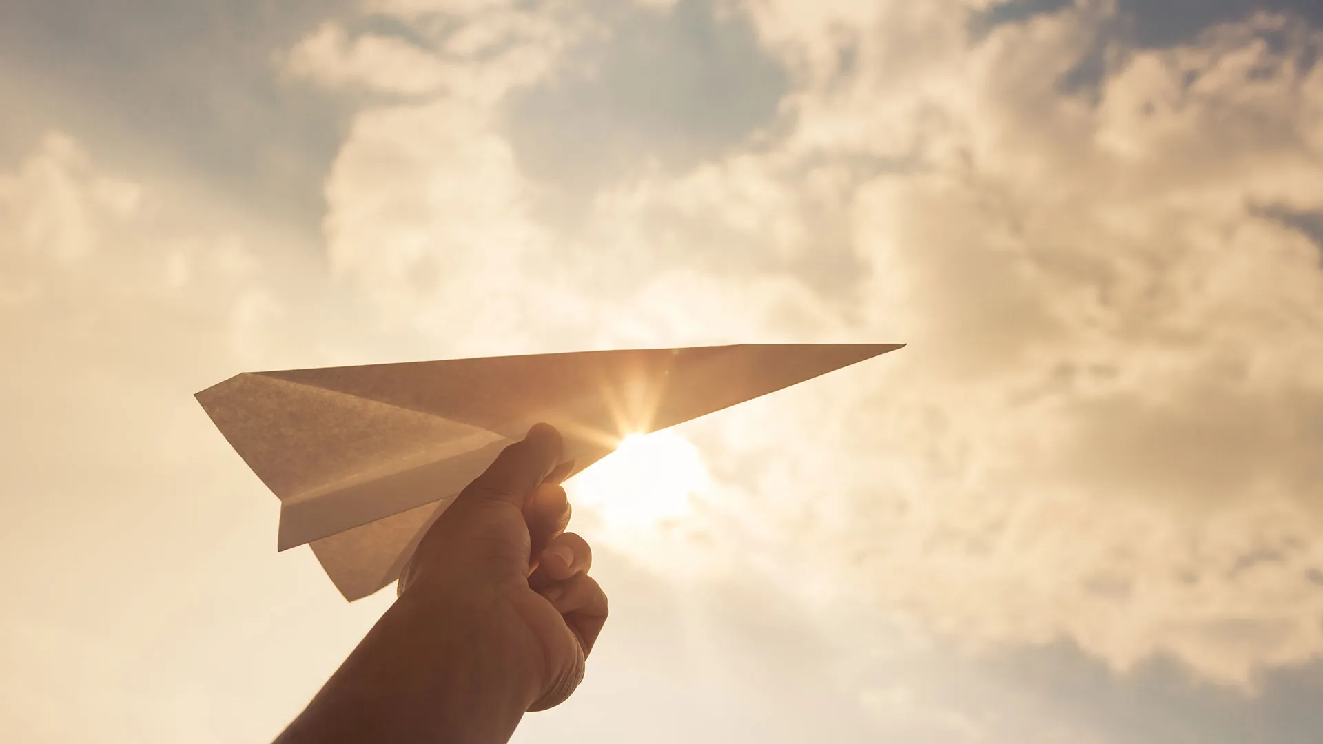 aviones_de_papel_ayudan_sobrevivientes_de_cancer