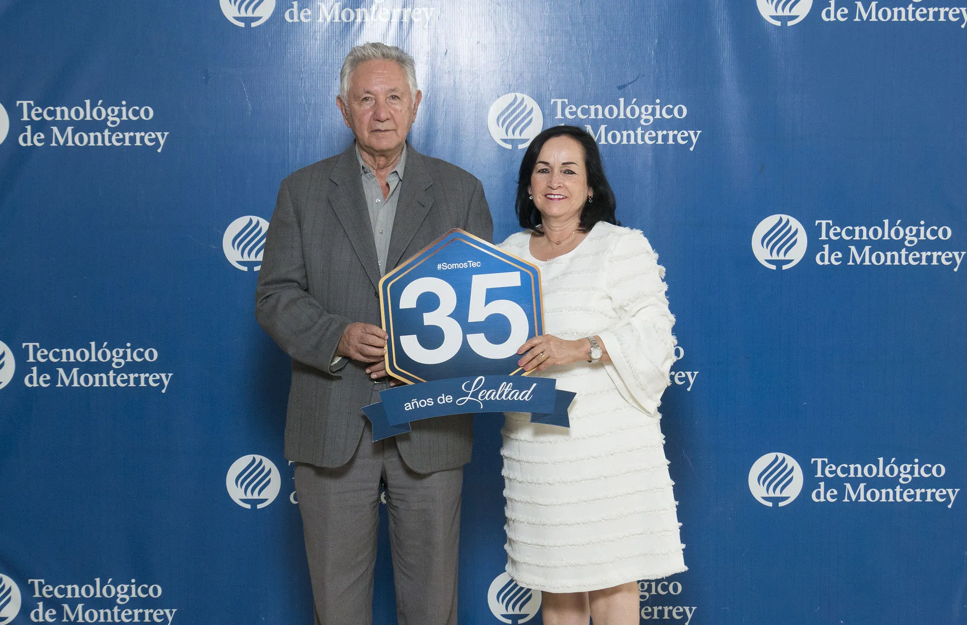 Marcela Beltrán cumple 35 años de trabajo