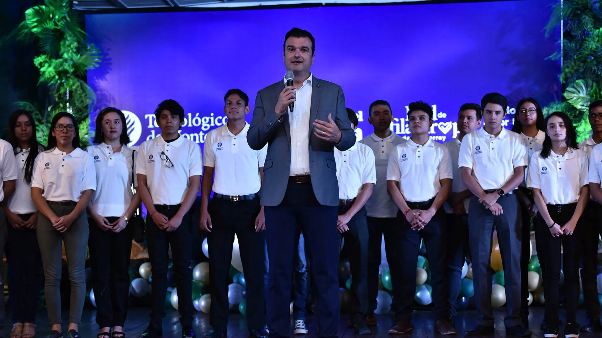 Laguneros unidos por educación de calidad para jóvenes líderes