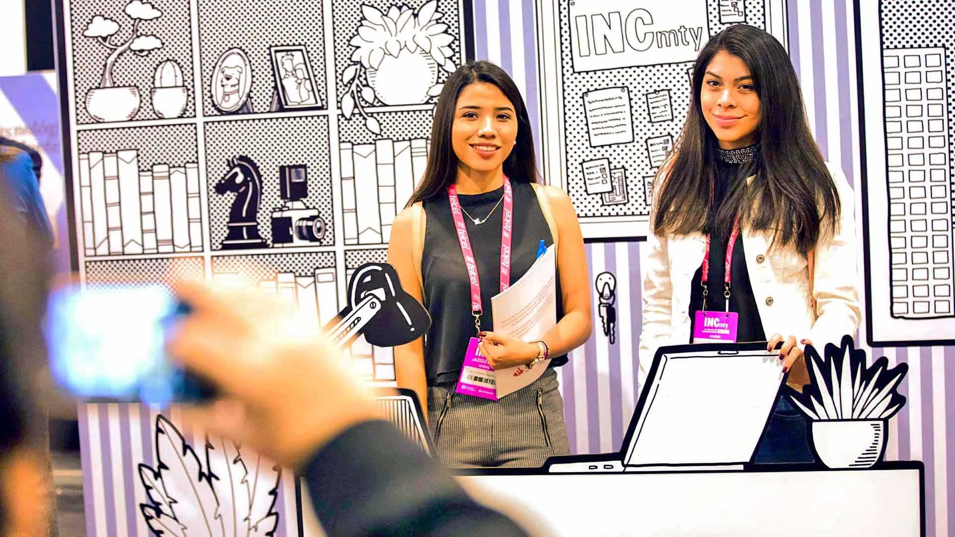 ¿Trabajas en el Tec y quieres una beca para su festival emprendedor?