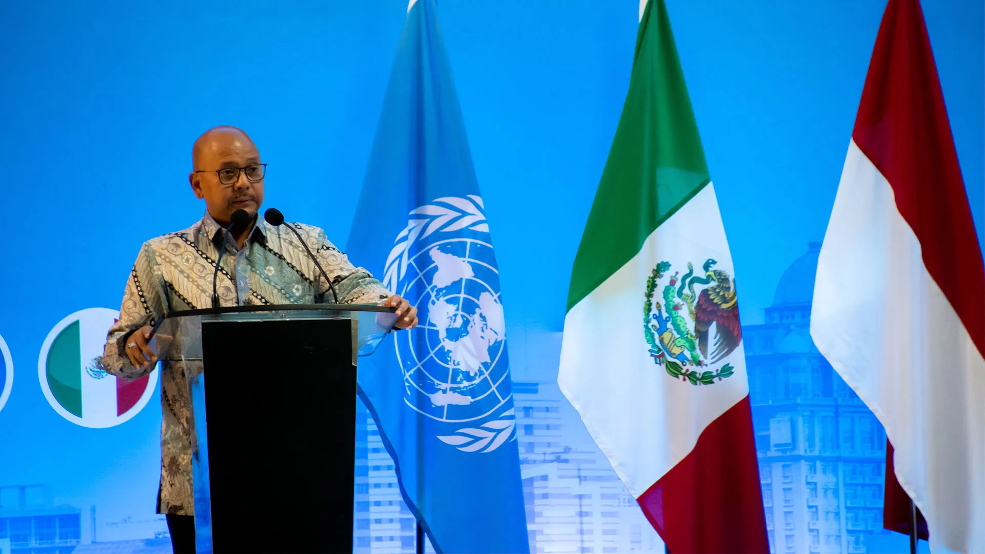 Embajador de Indonesia en México en evento MUNMX, campus Saltillo