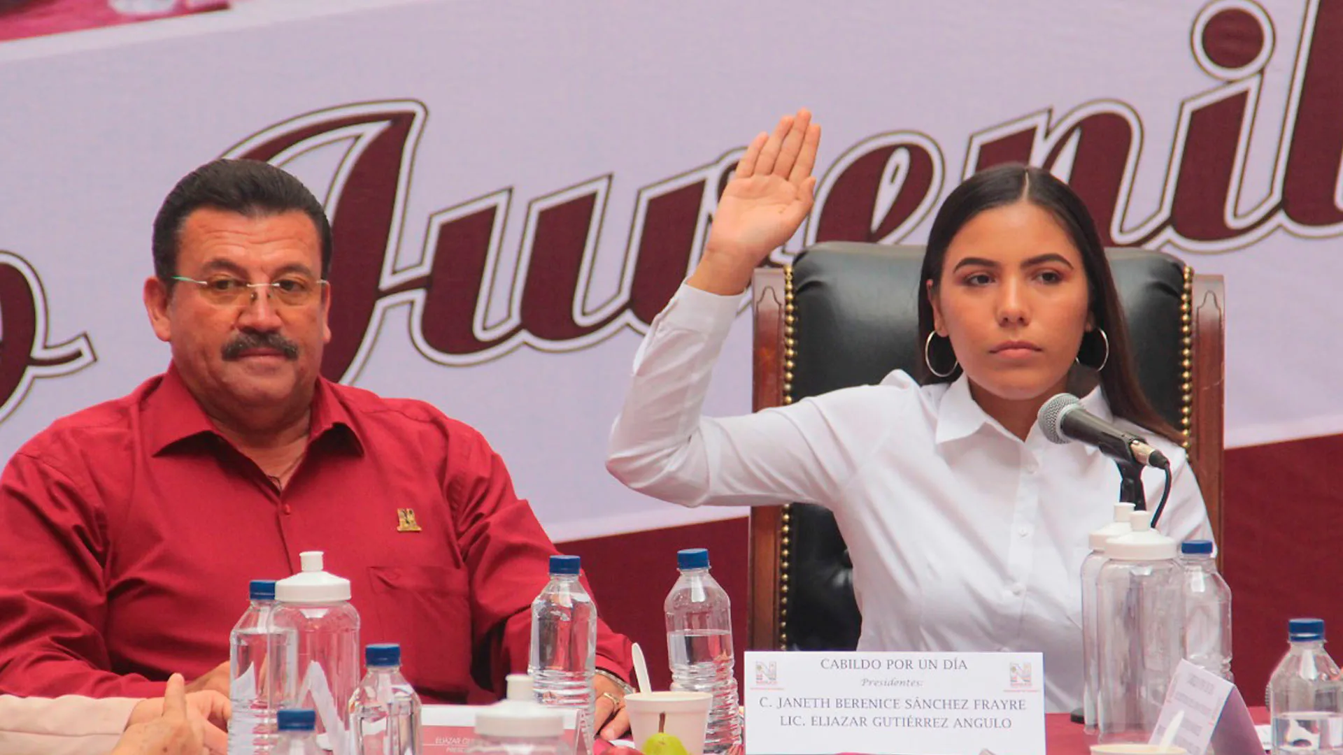 Janeth Berenice Sánchez presenta su proyecto PlaneandoT como presidenta municipal ante el Cabildo Juvenil de Navolato.